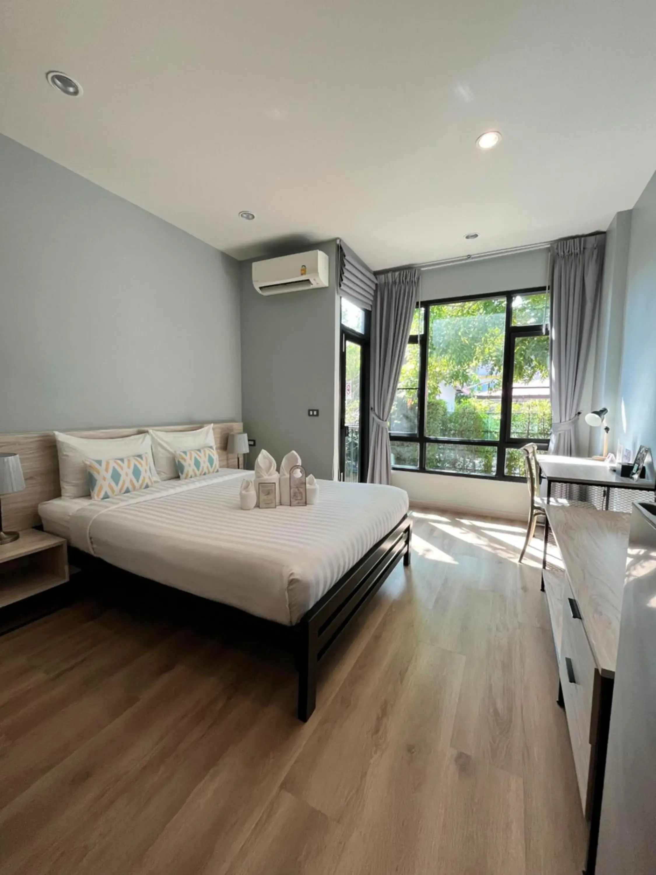Deluxe Double Room - single occupancy in Prem Mansion U Thong Deluxe Double Room - single occupancy in Prem Mansion U Thong