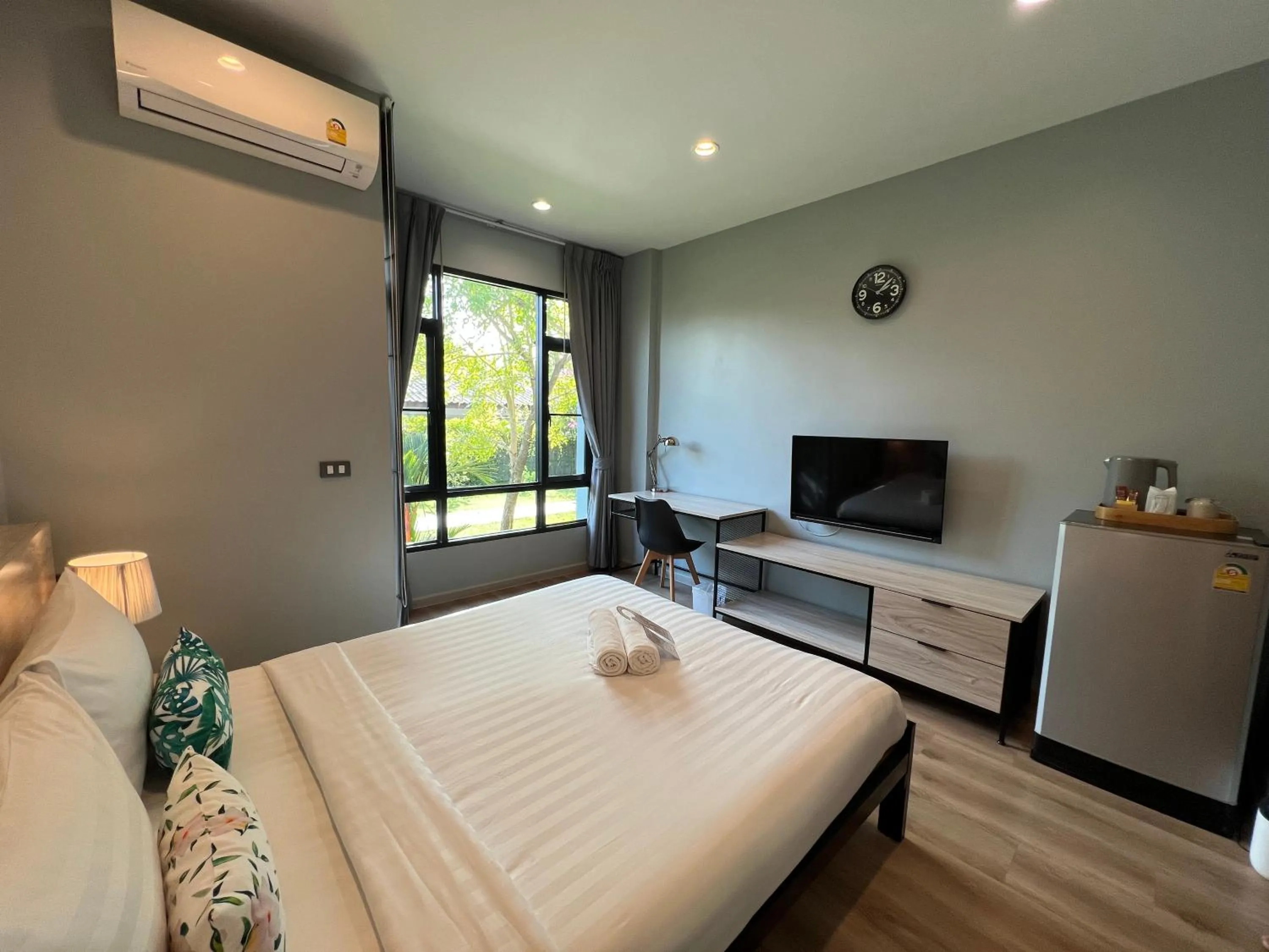 Bed in Prem Mansion U Thong