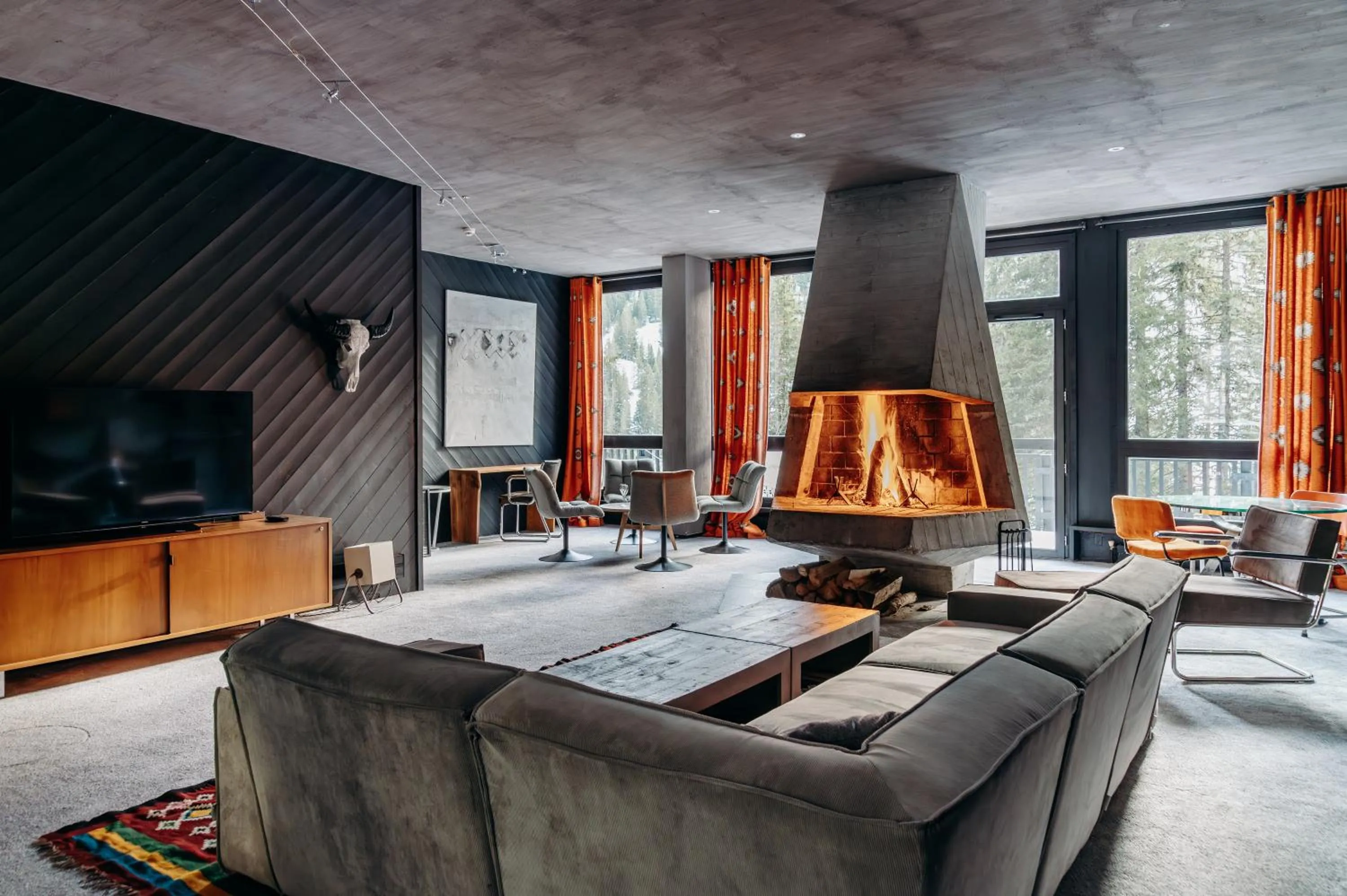 Communal lounge/ TV room in Totem, Friendly Hotel & Spa