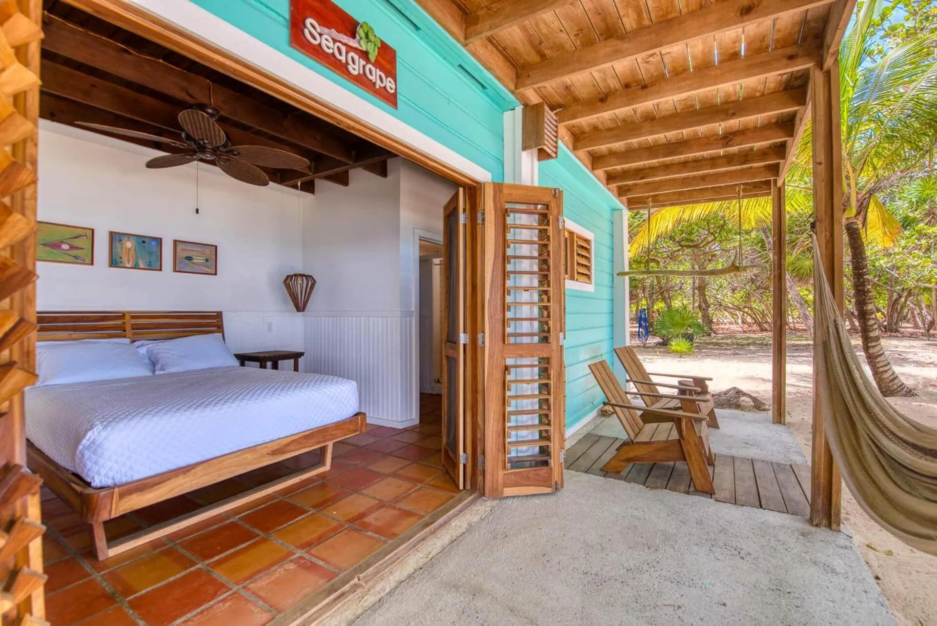 Bed in Camp Bay Lodge