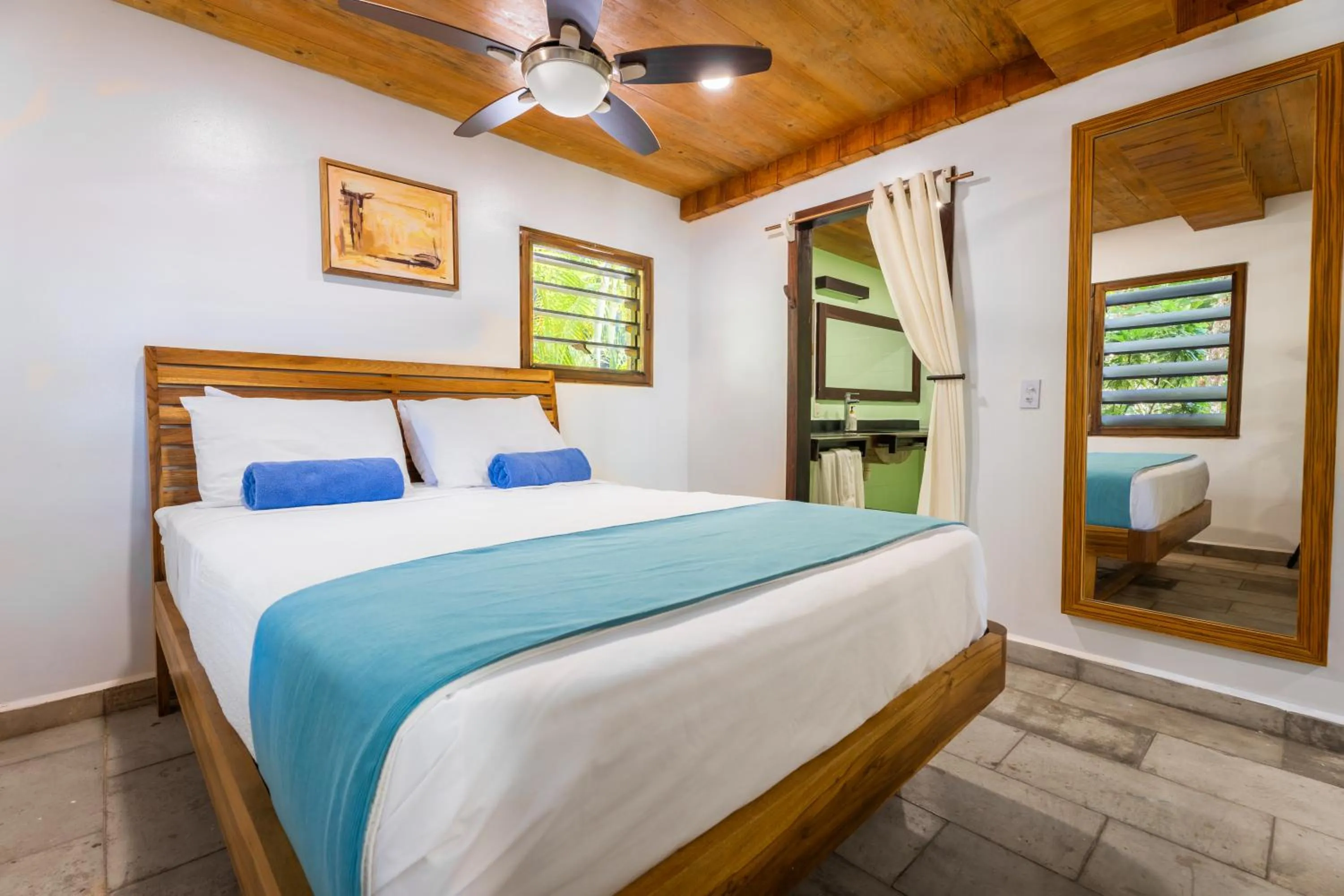 Bed in Camp Bay Lodge