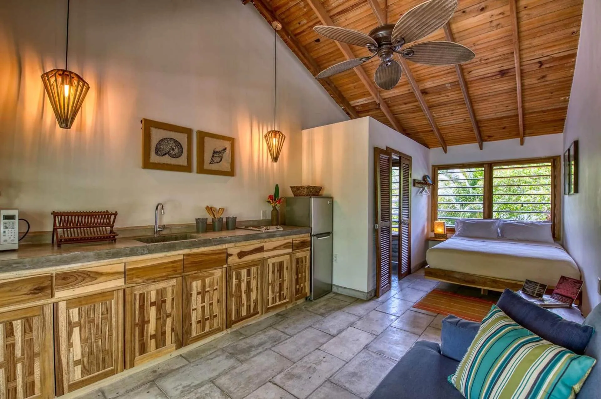 Bed in Camp Bay Lodge