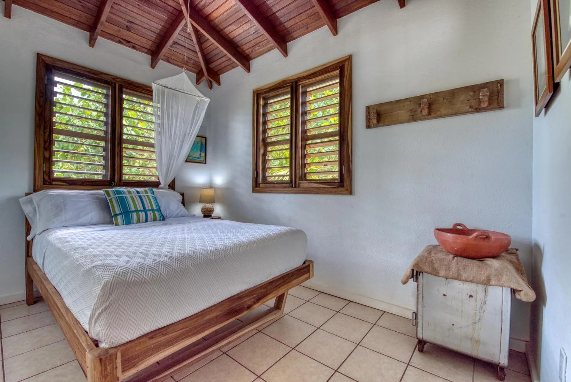 Bed in Camp Bay Lodge