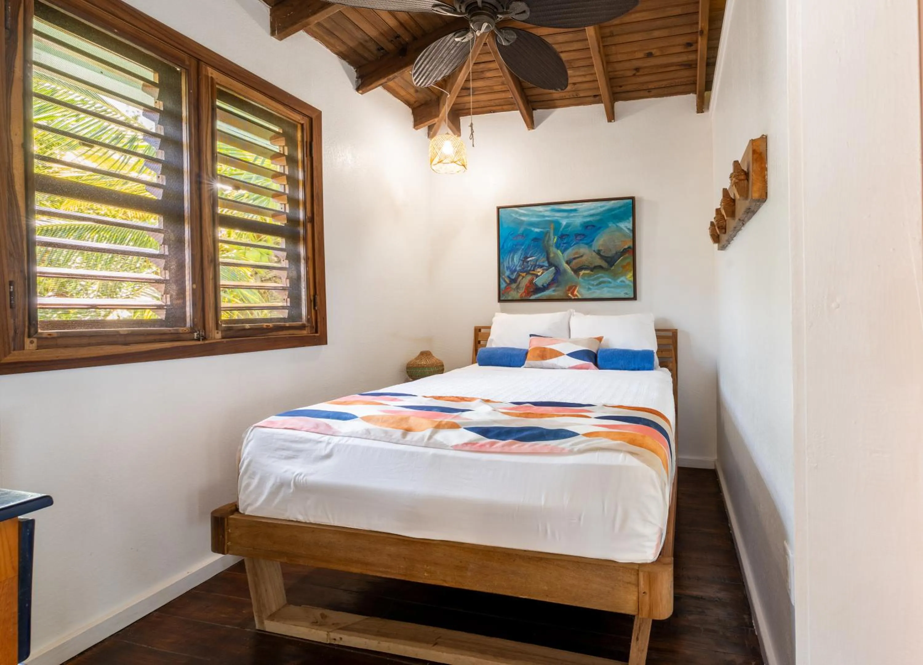 Bed in Camp Bay Lodge