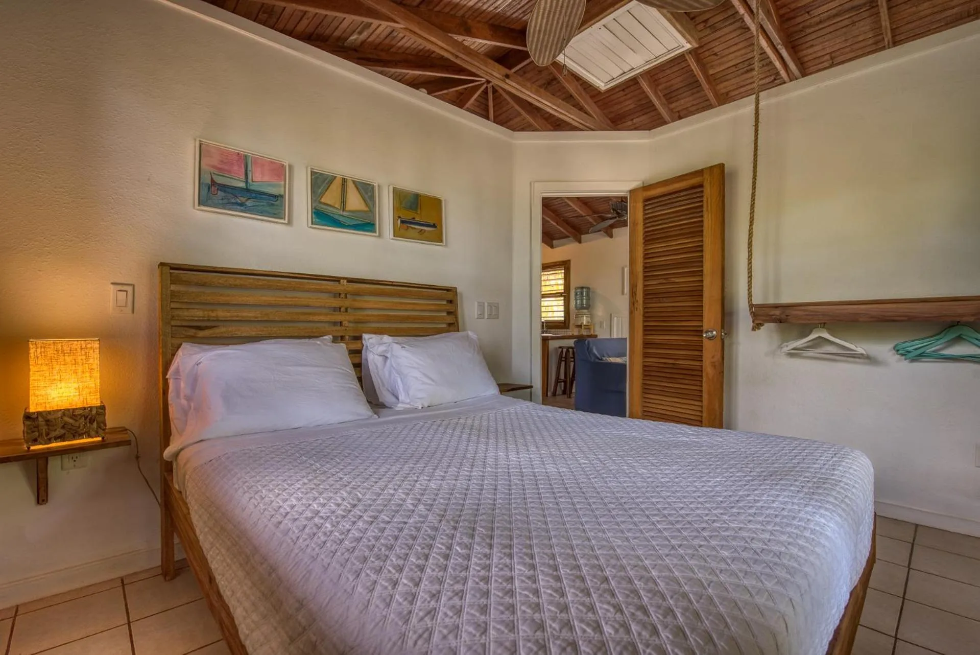 Bed in Camp Bay Lodge