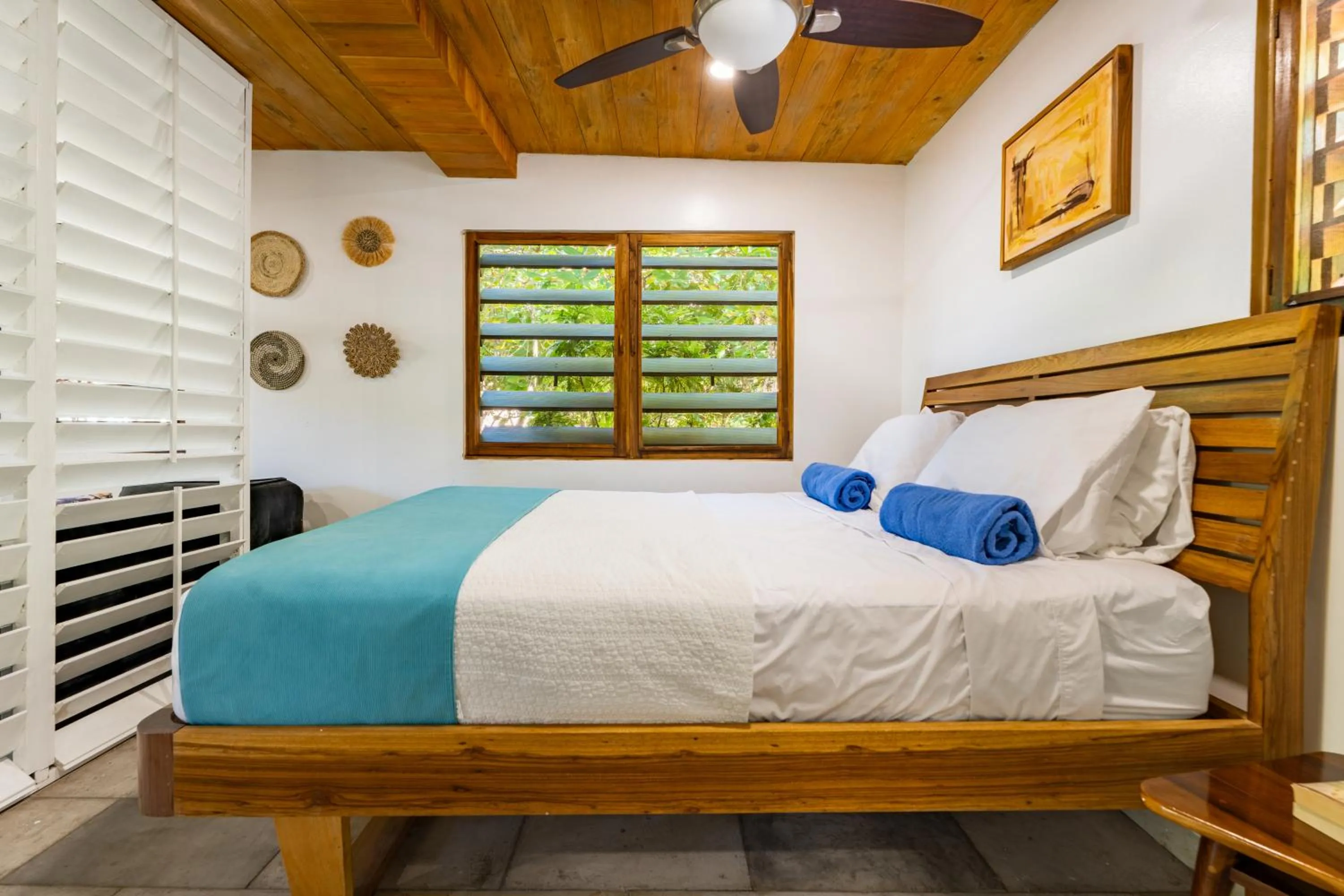 Bed in Camp Bay Lodge