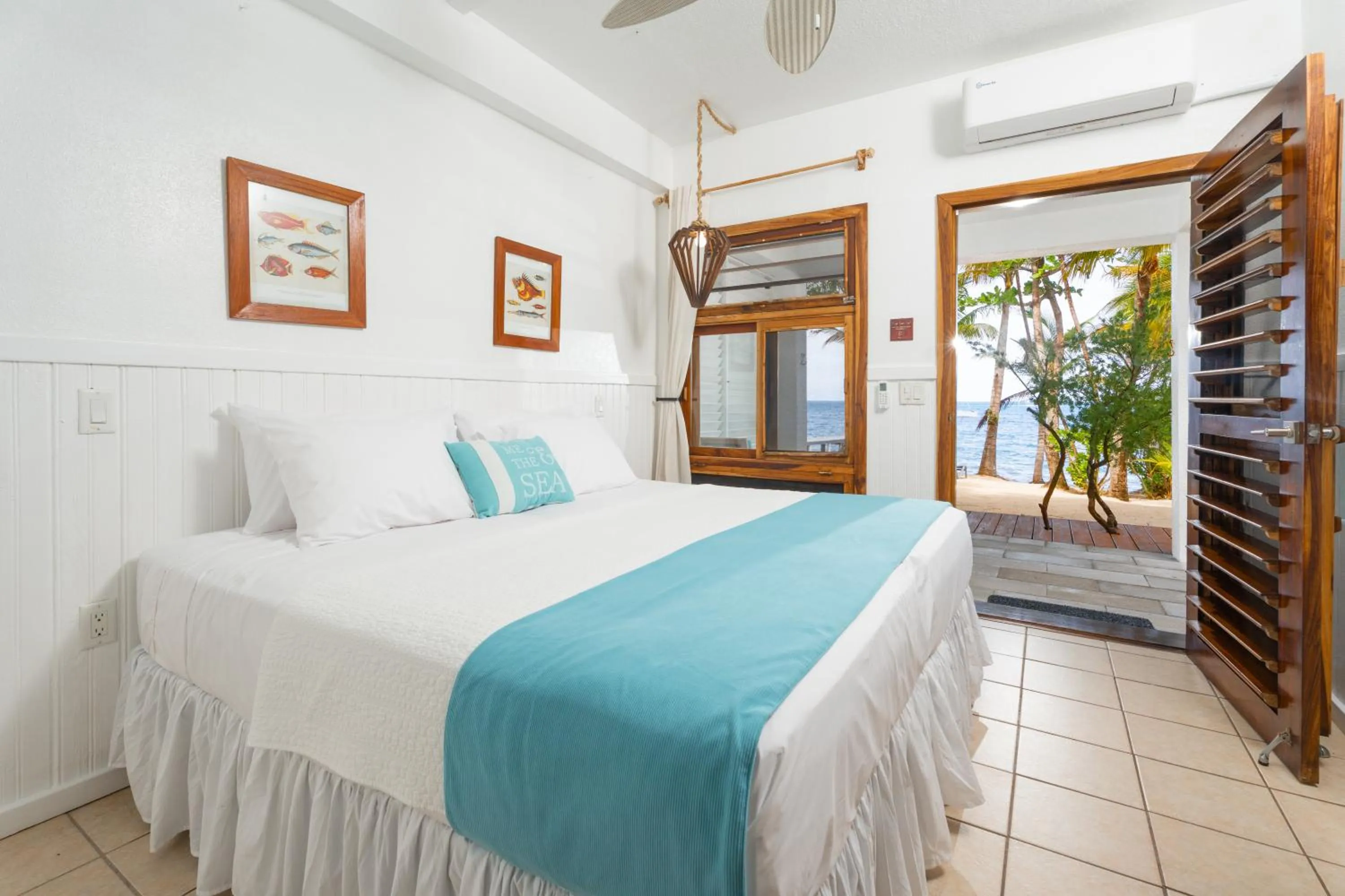 Bed in Camp Bay Lodge