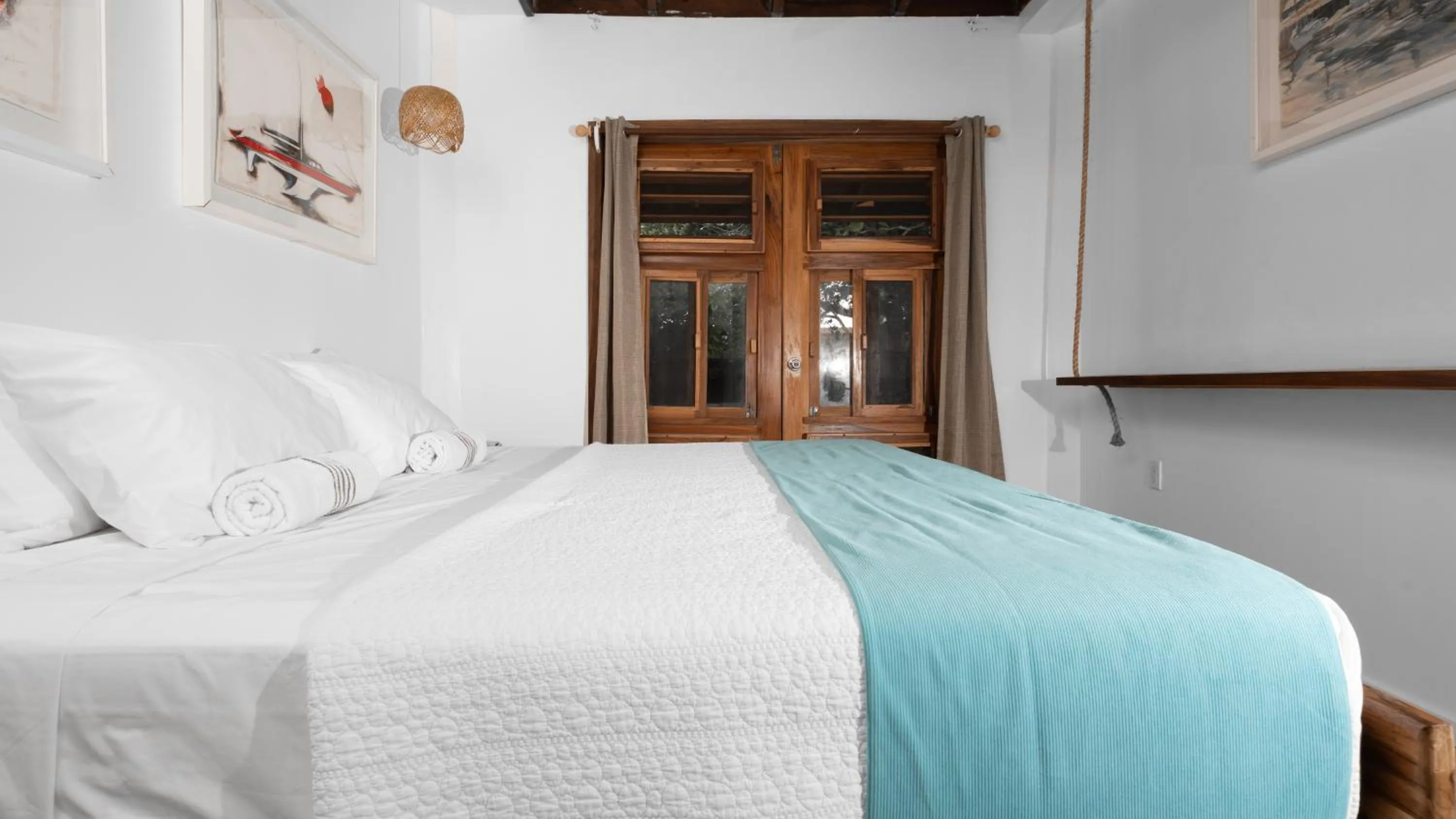 Bed in Camp Bay Lodge