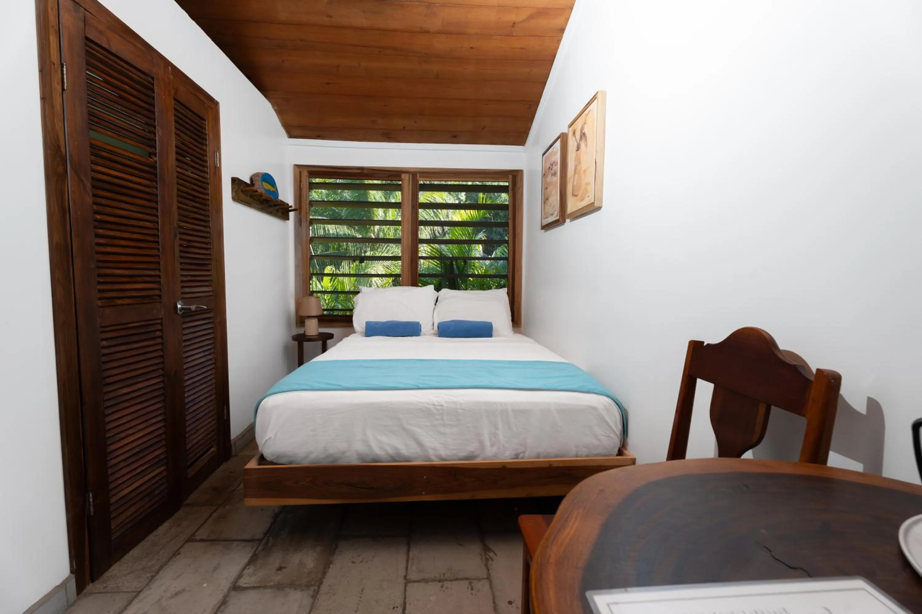 Bed in Camp Bay Lodge