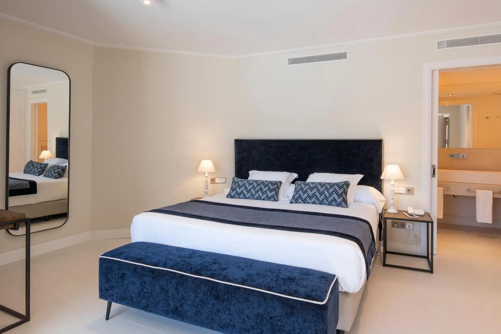 Photo of the whole room in Hotel Aigua Blava