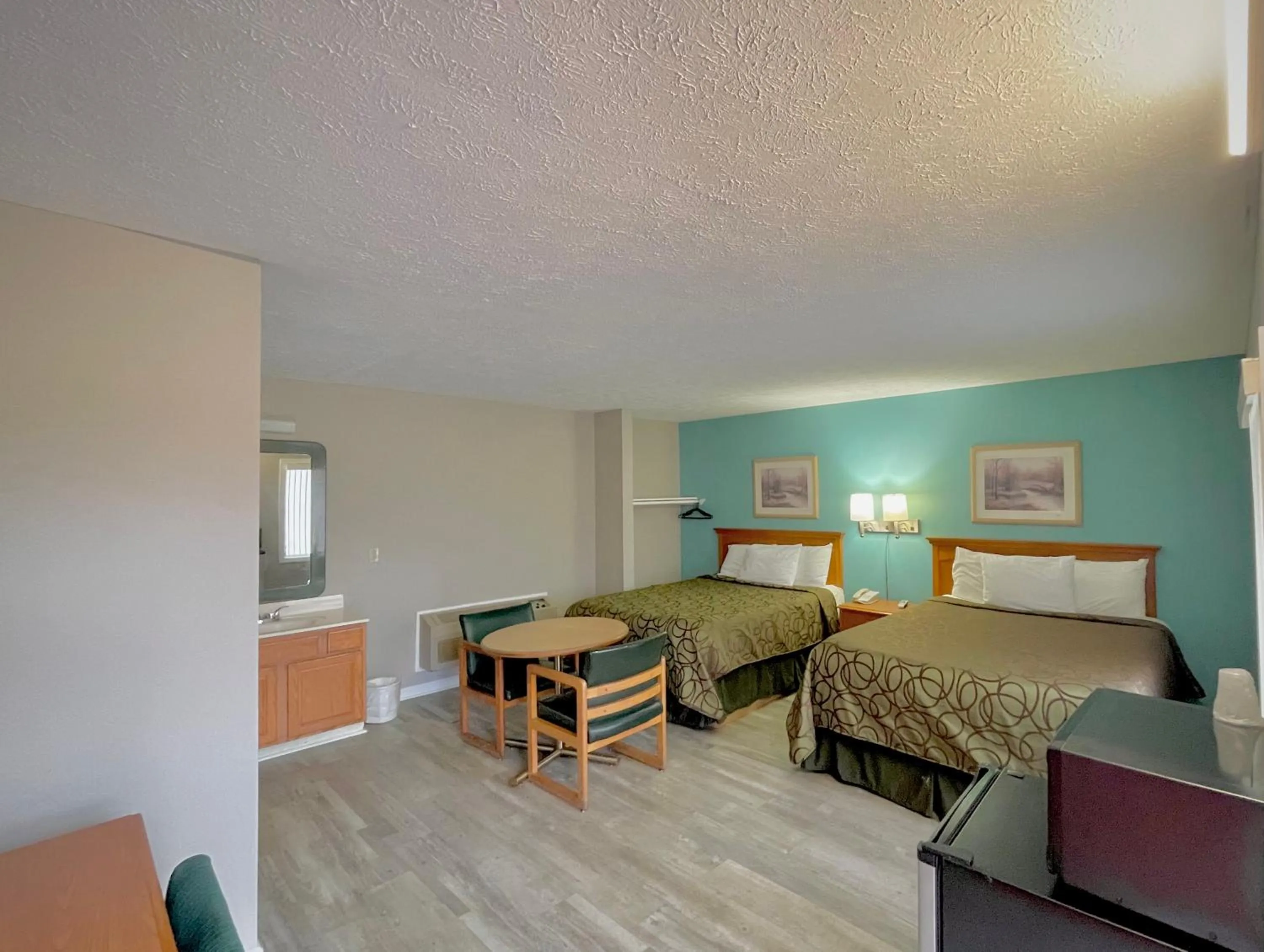 Bed in Overton Motel