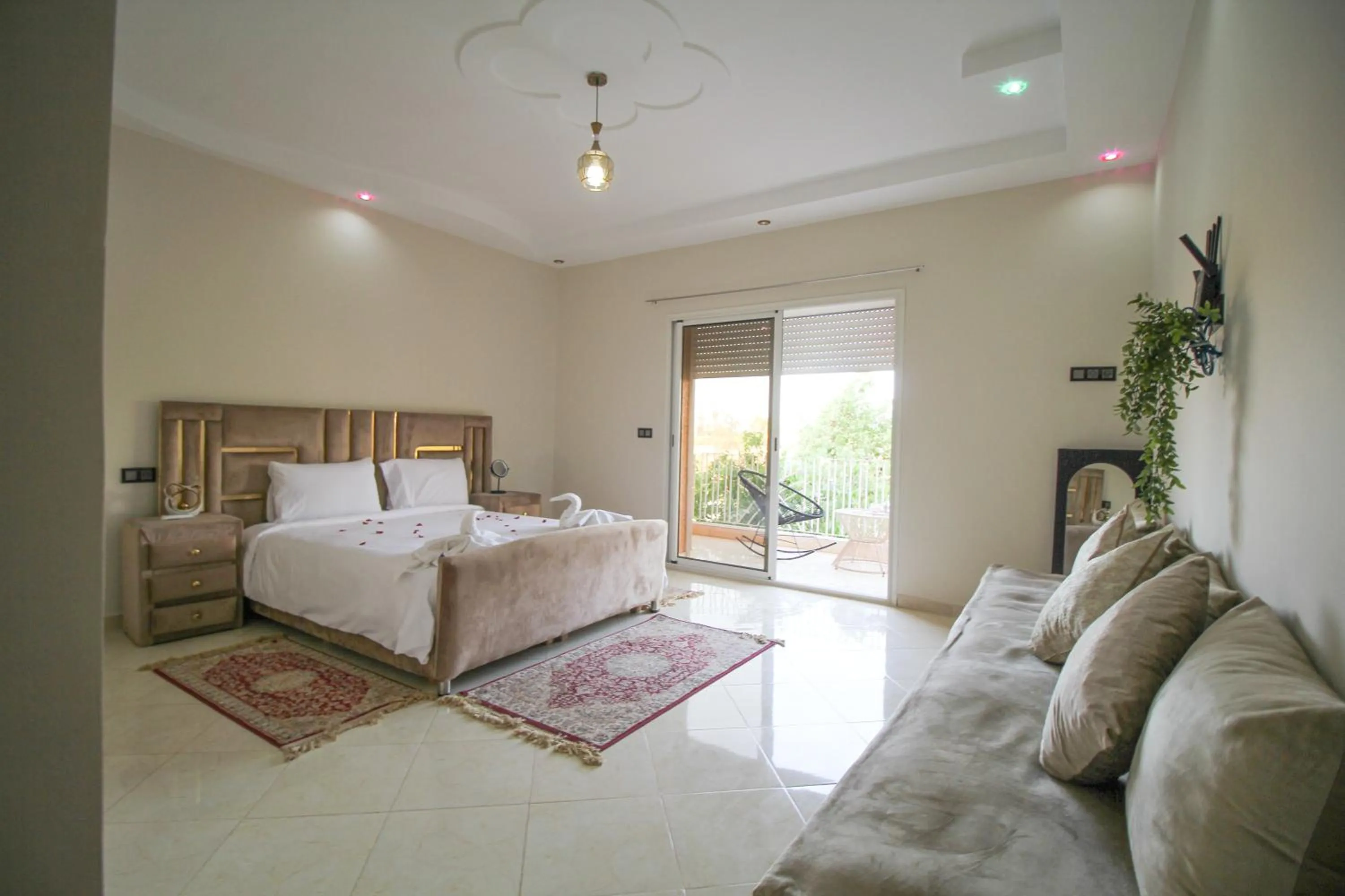 Family Room with Balcony in Redmoon Villa & Riad