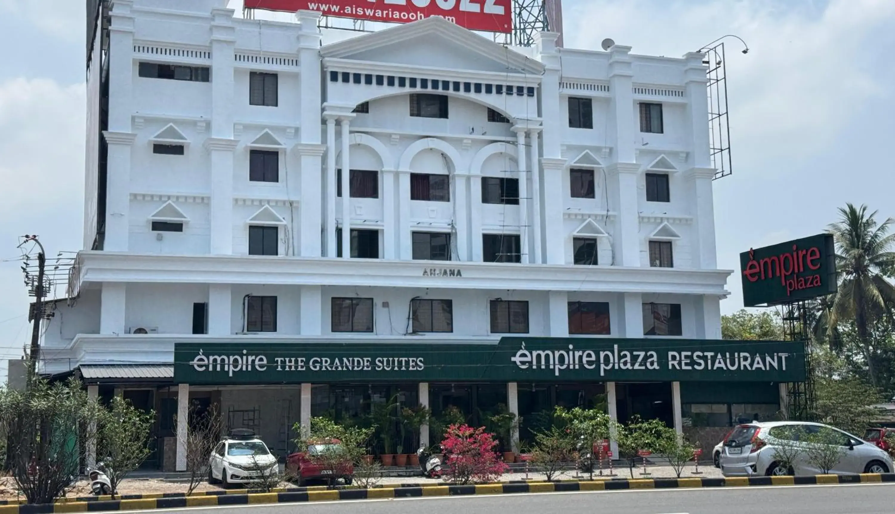 EMPIRE THE GRANDE SUITEs EMPIRE THE GRANDE SUITEs