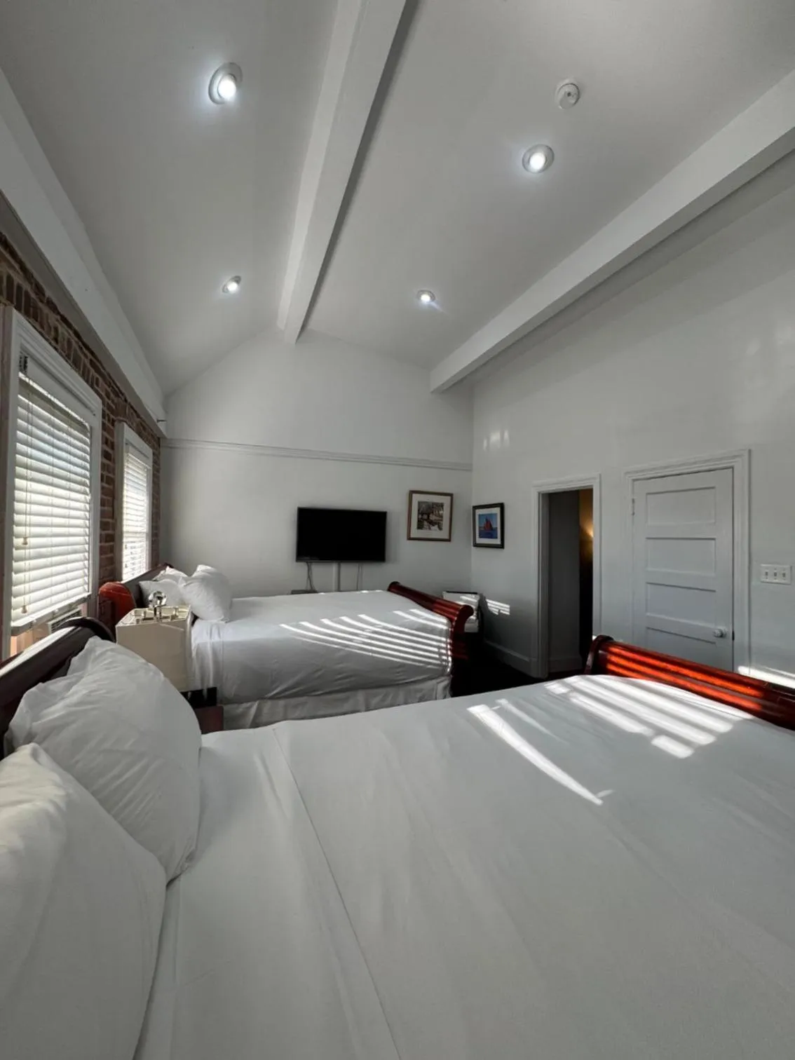 Bed in Good Night Sleep 1Bdrm 2 Queen Beds