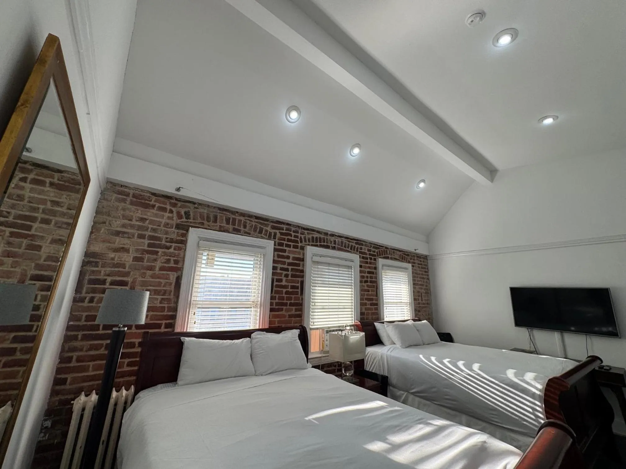 Bed in Good Night Sleep 1Bdrm 2 Queen Beds