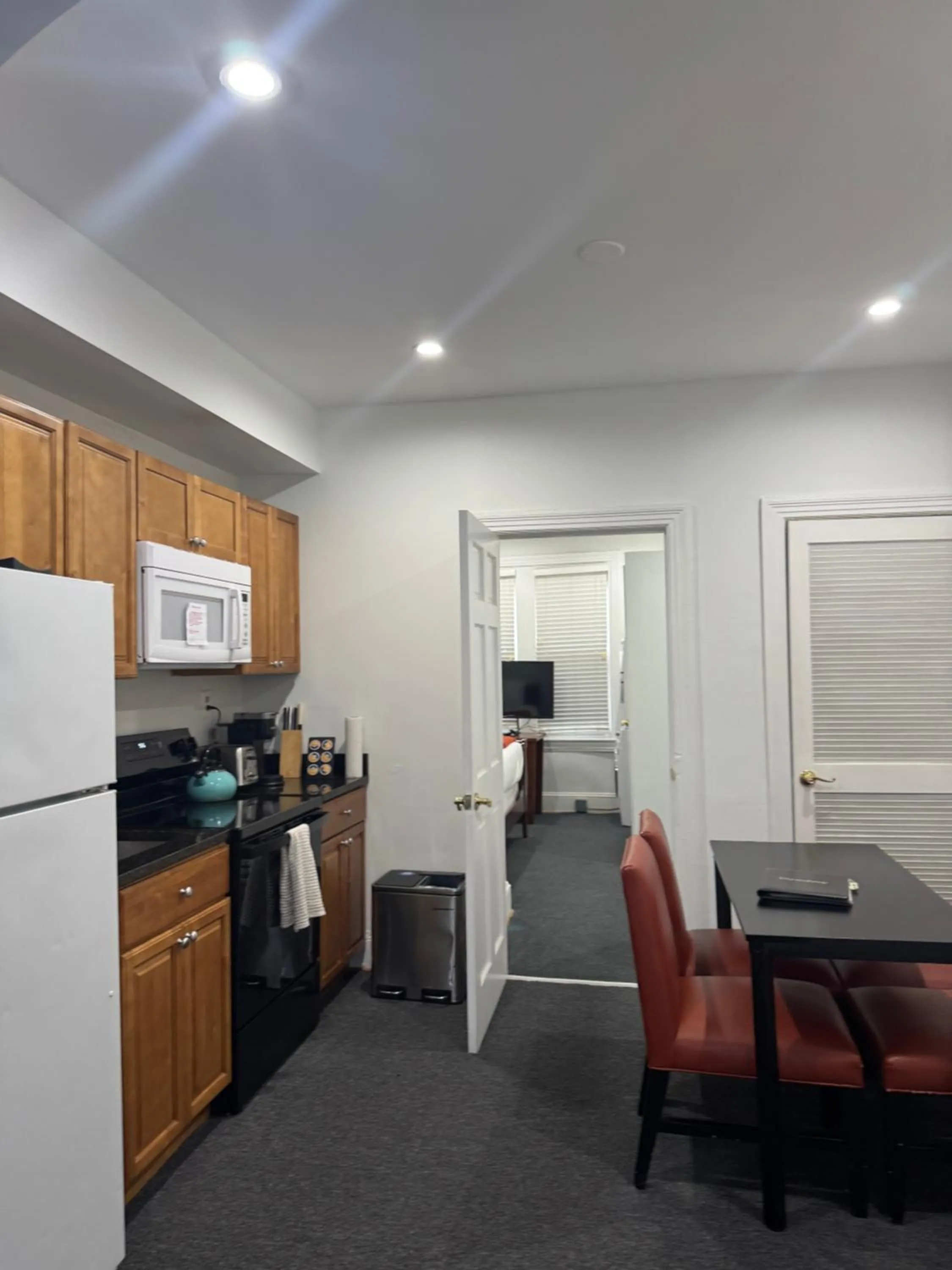 Dining area in Gorgeous Refurbished 1Bdrm and 1Den Home