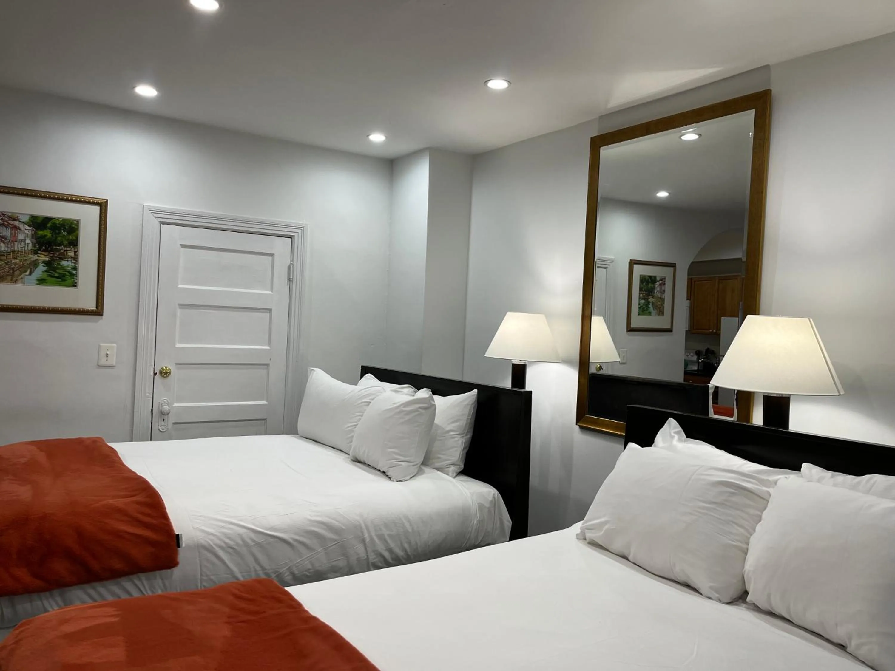 Photo of the whole room, Bed in Gorgeous Refurbished 1Bdrm and 1Den Home