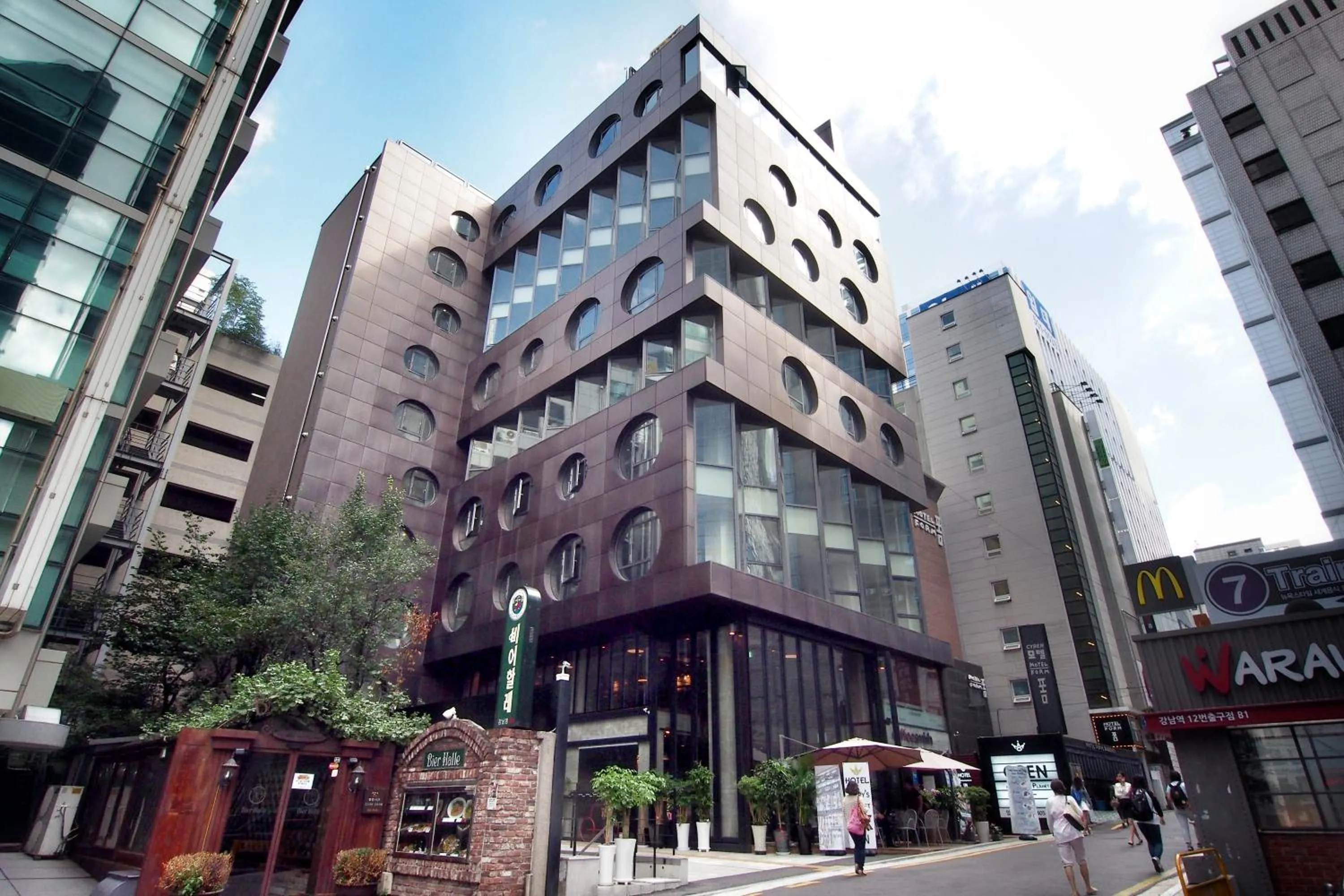 Property building in Jerry's Planet