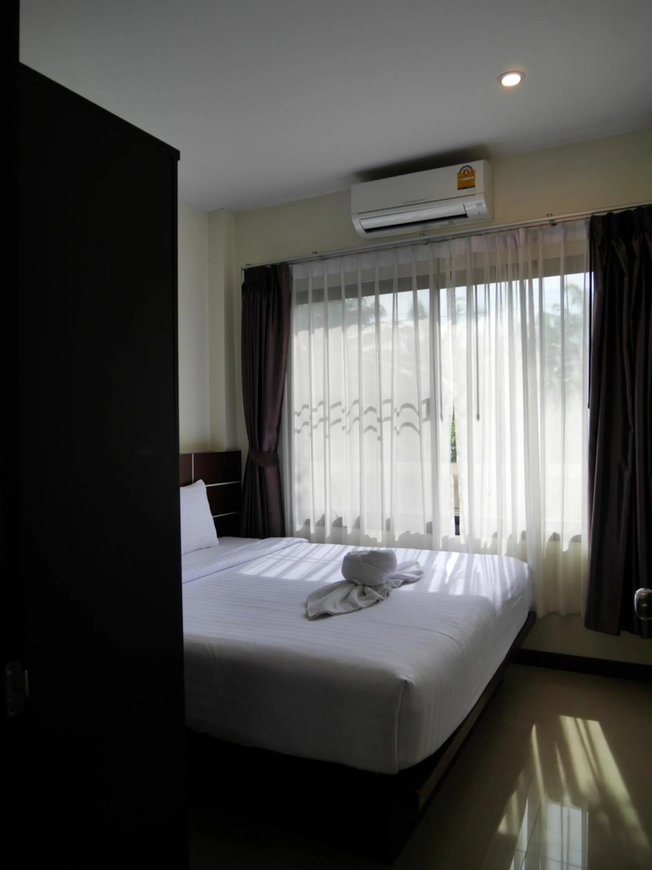 Bed in Aonang Oscar Pool Villas - Free Shuttle to Aonang Beach -shared pool - private pool