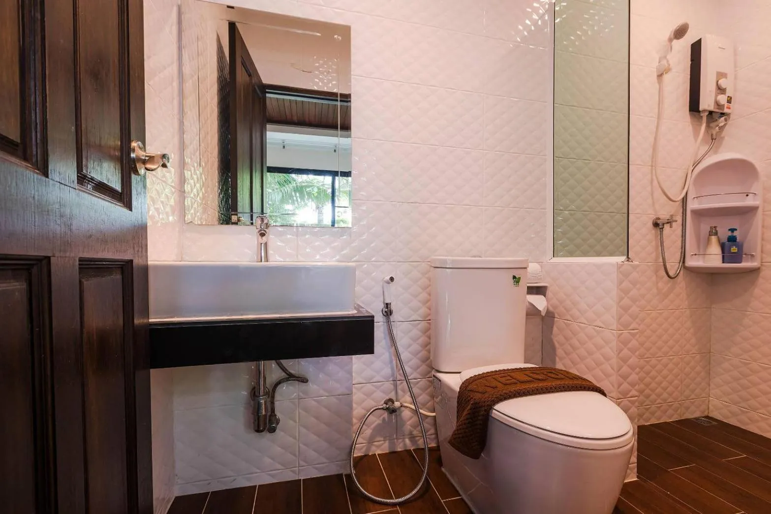 Shower in Aonang Oscar Pool Villas - Free Shuttle to Aonang Beach -shared pool - private pool