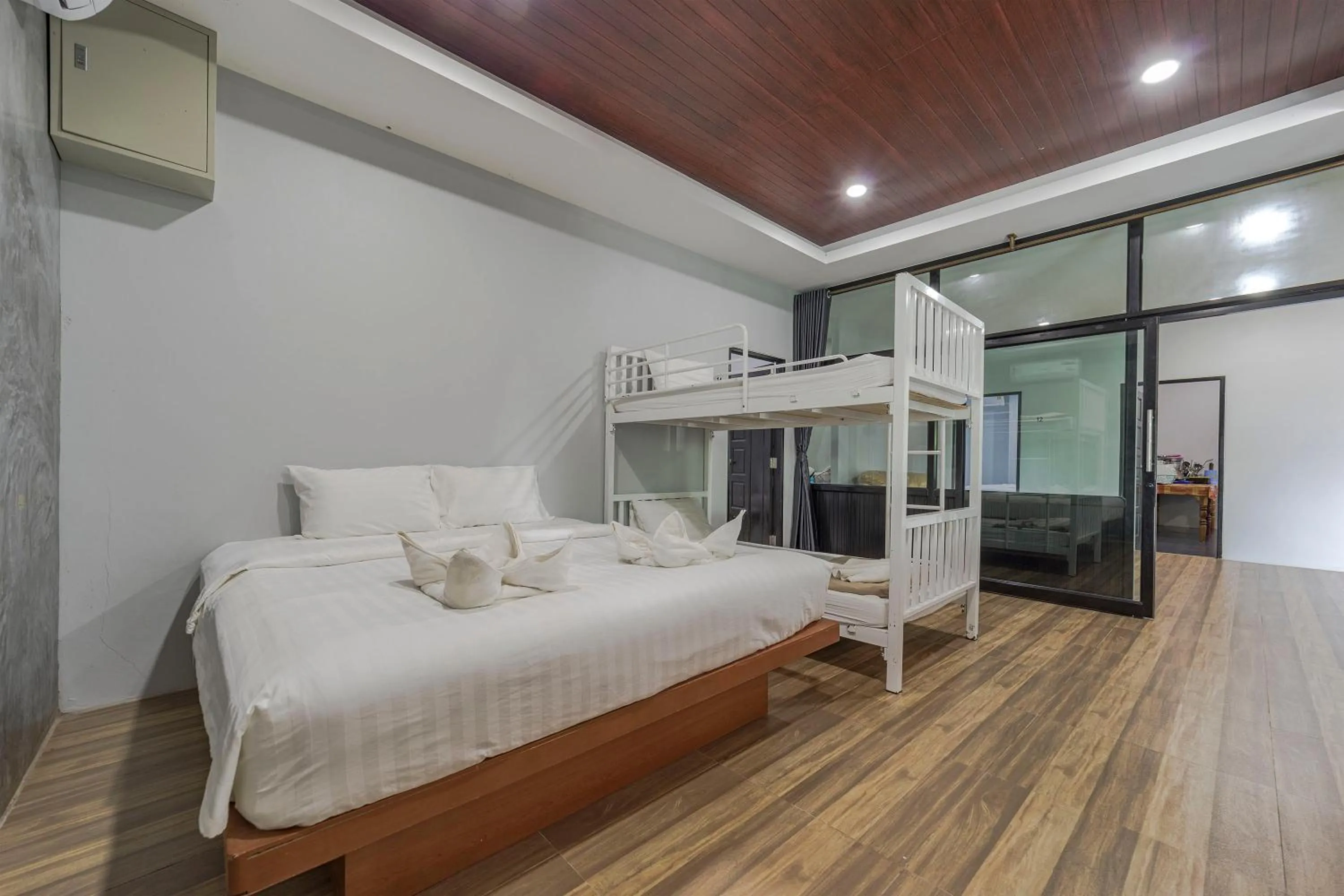 Bed in Aonang Oscar Pool Villas - Free Shuttle to Aonang Beach -shared pool - private pool