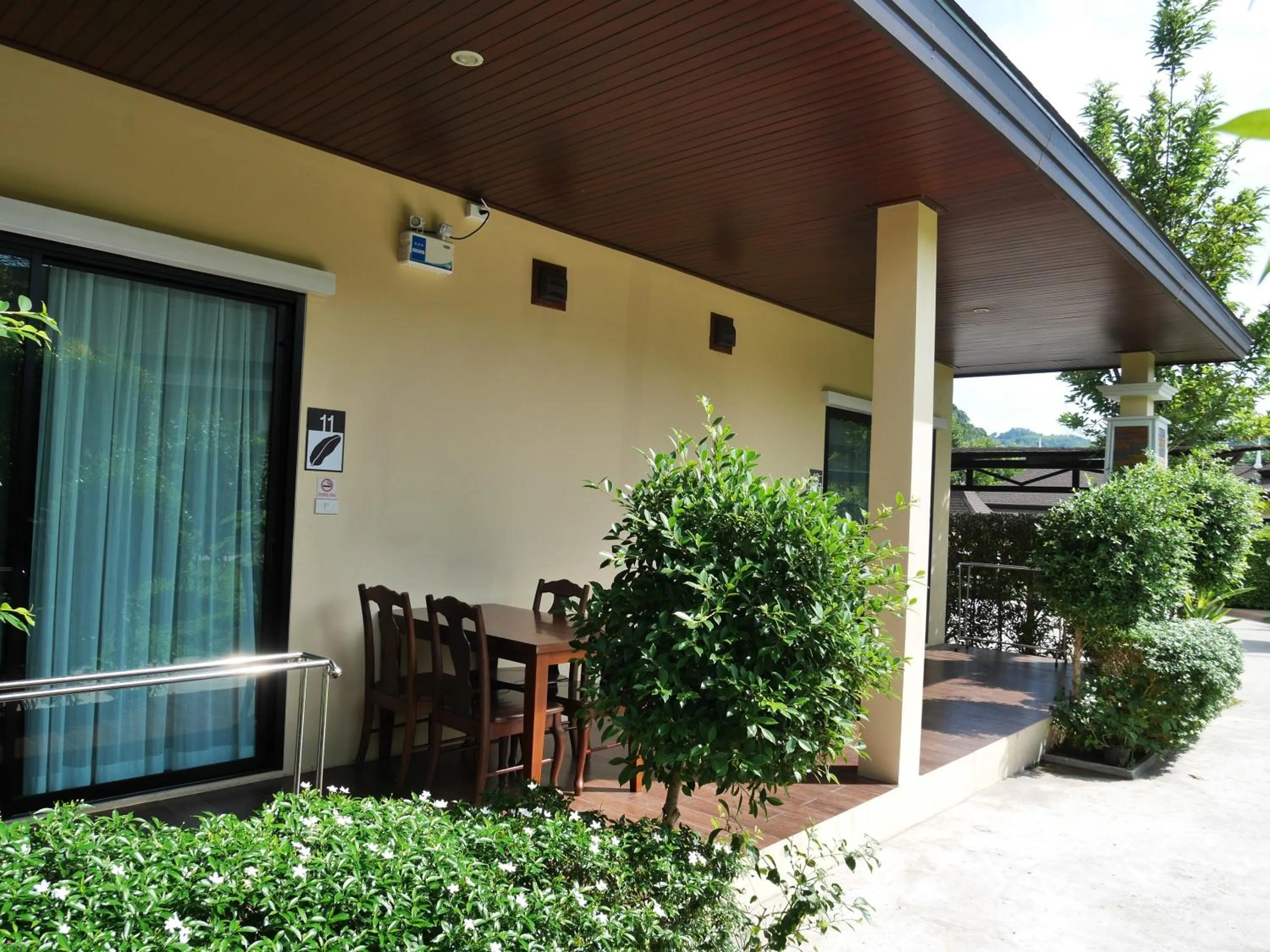Patio in Aonang Oscar Pool Villas - Free Shuttle to Aonang Beach -shared pool - private pool