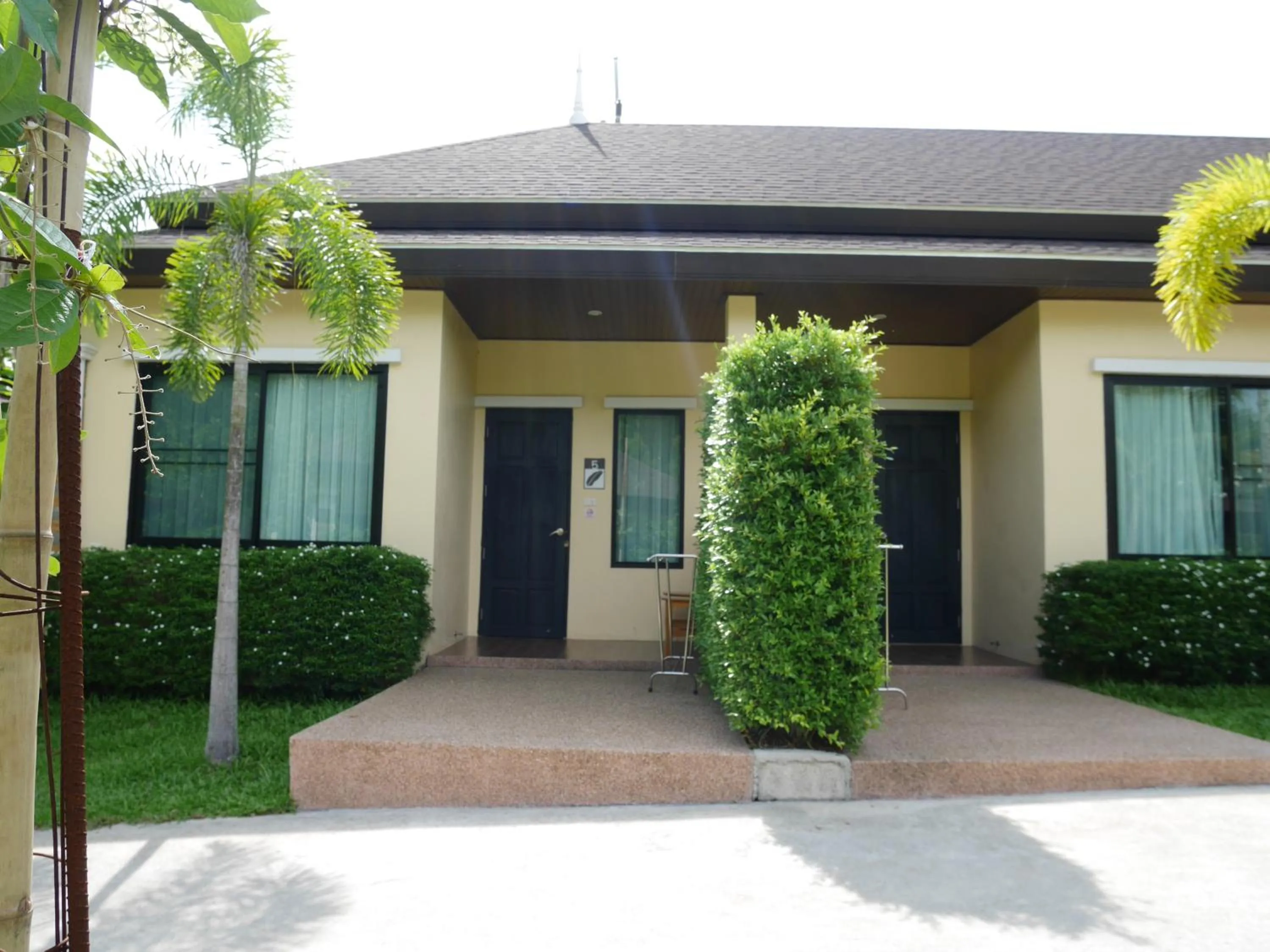 Property building in Aonang Oscar Pool Villas - Free Shuttle to Aonang Beach -shared pool - private pool