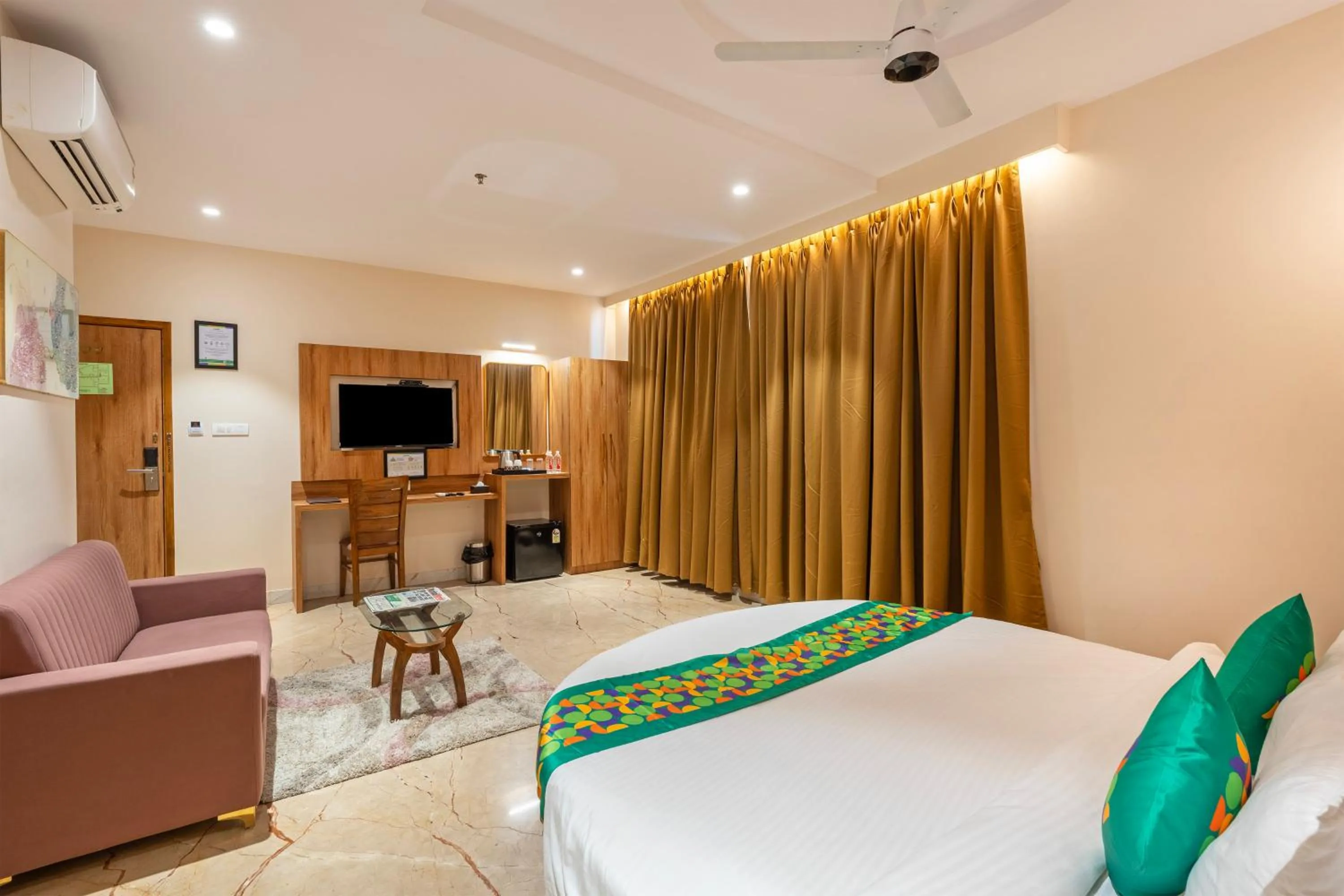 Bedroom, Bed in Treebo Alfa Suites