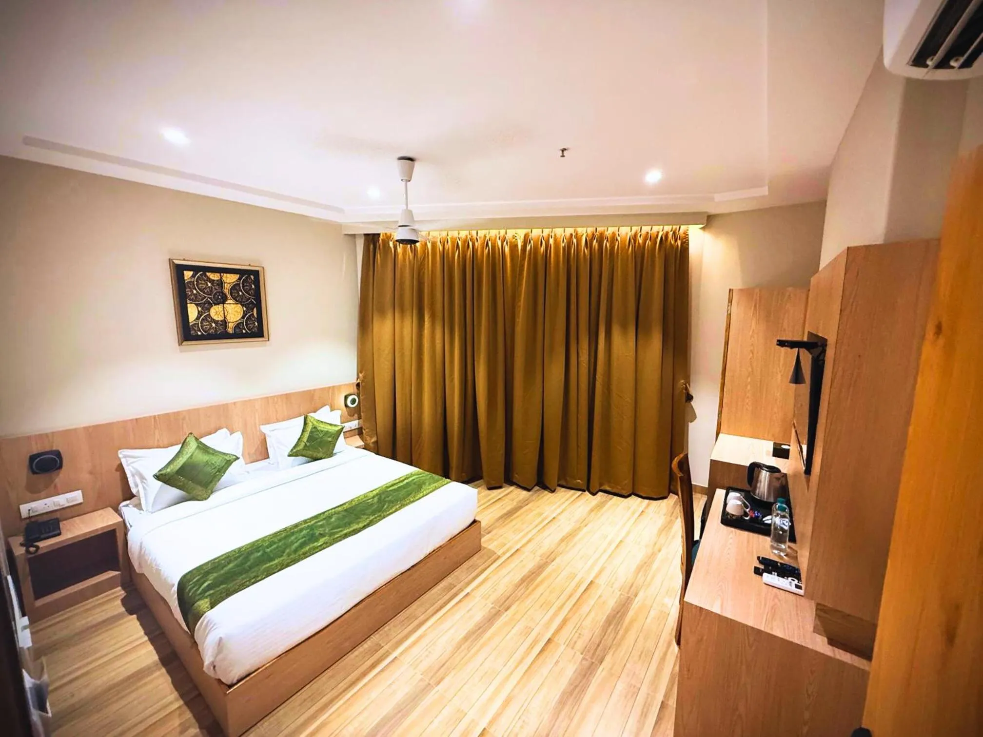 Bed in Hotel Alfa Suites