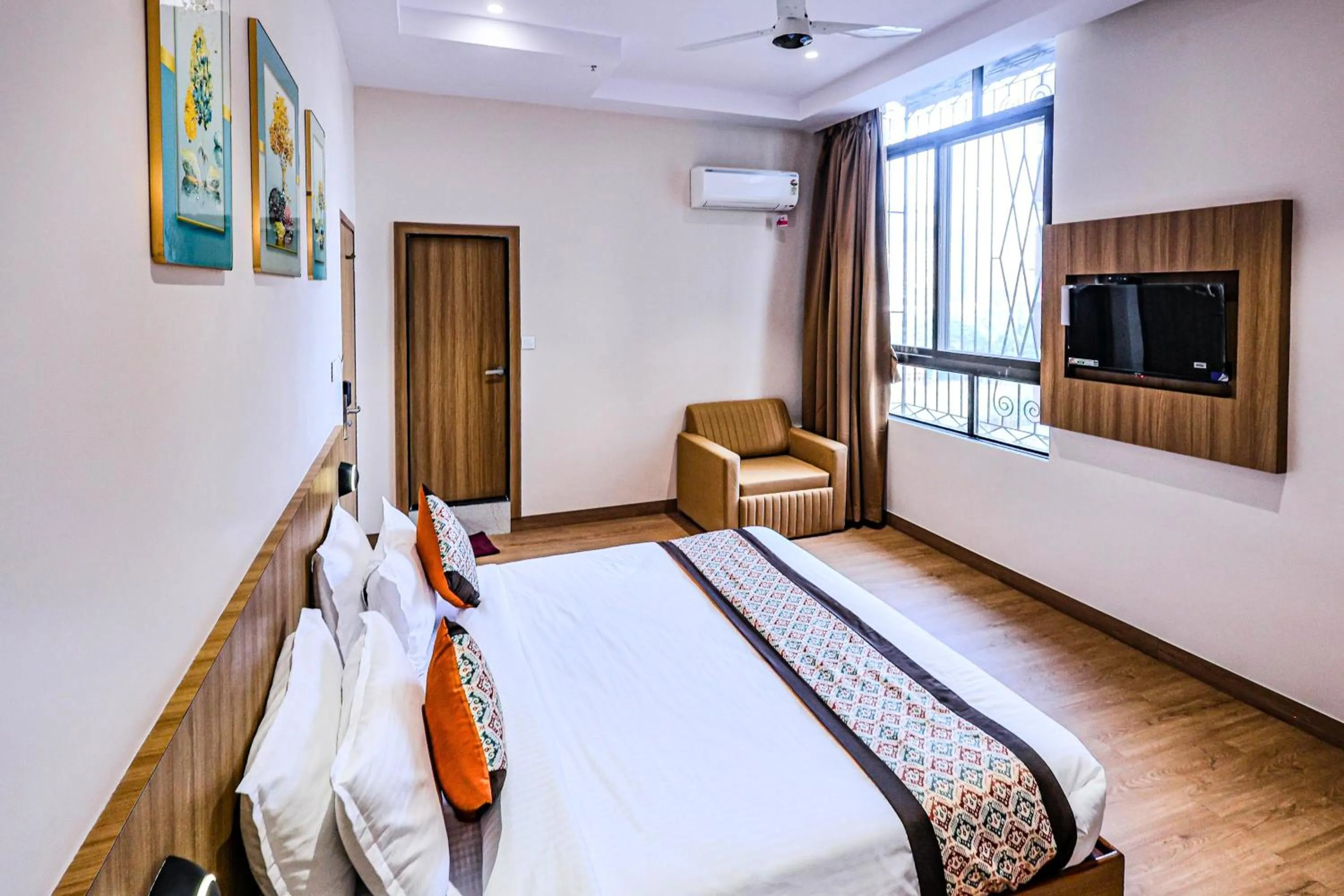 Bed in Hotel Alfa Suites