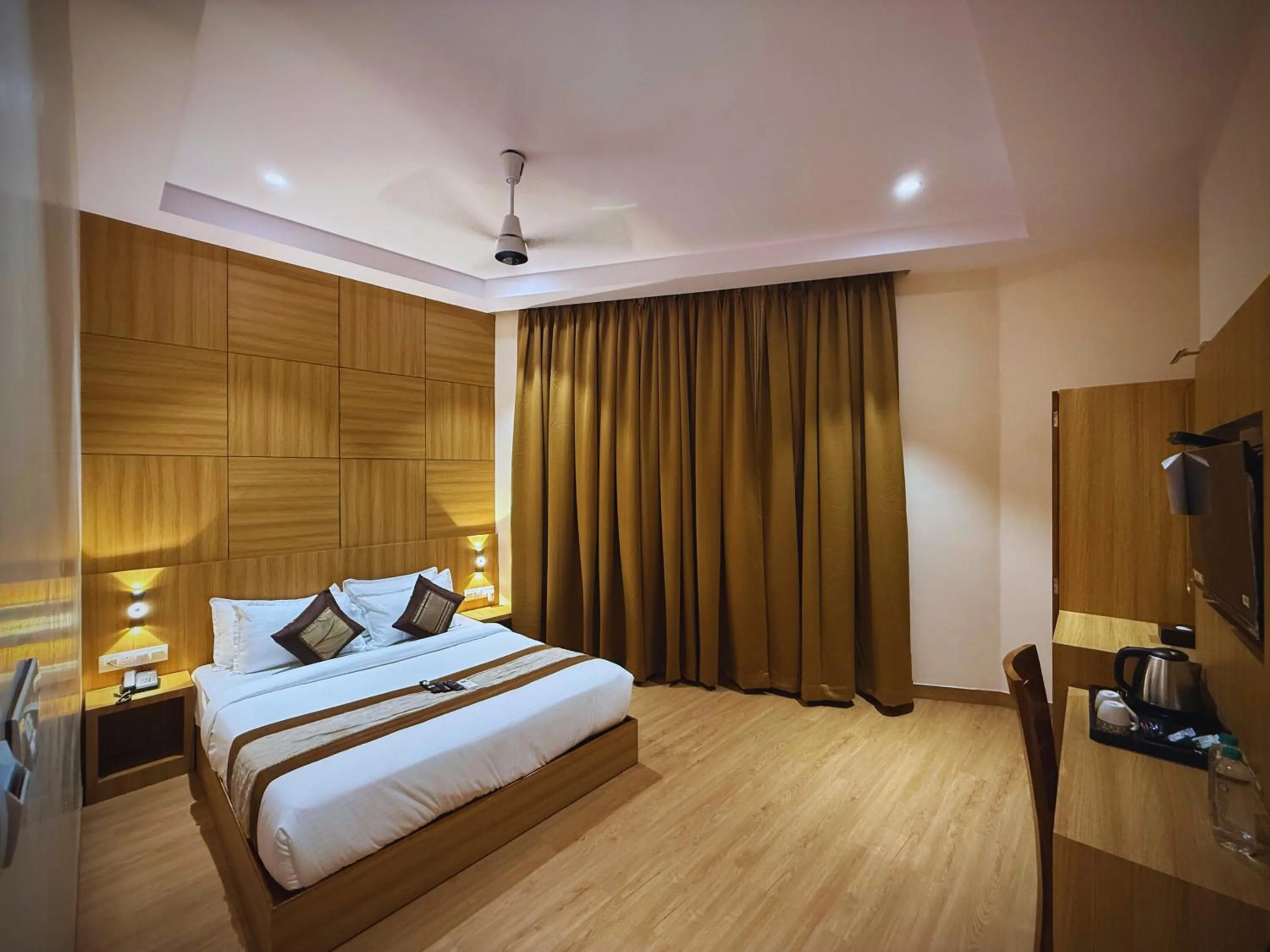 Bed in Hotel Alfa Suites