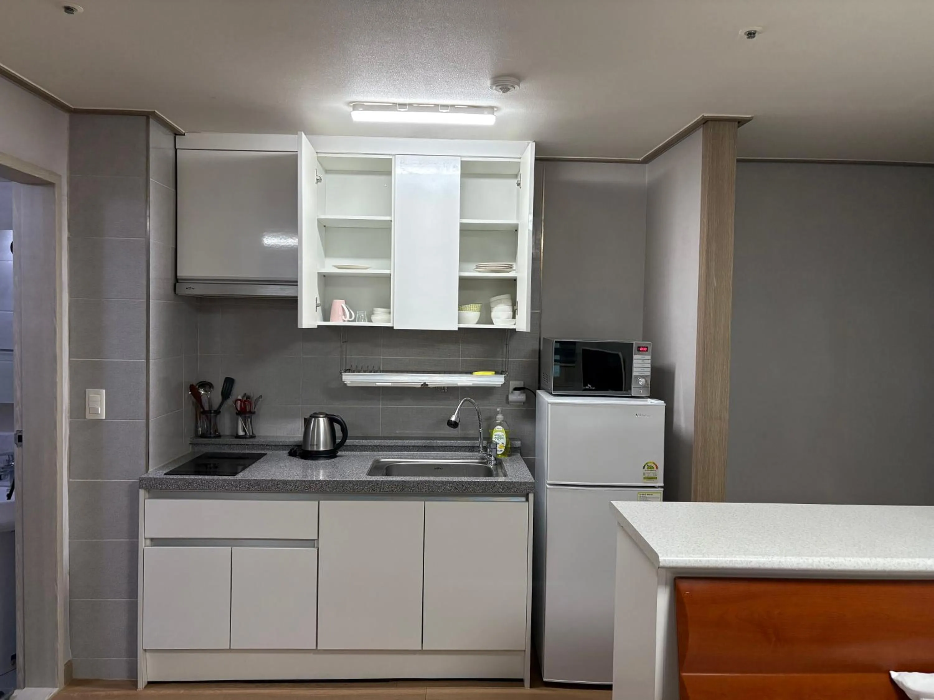 Coffee/tea facilities in Marina Residence Hotel