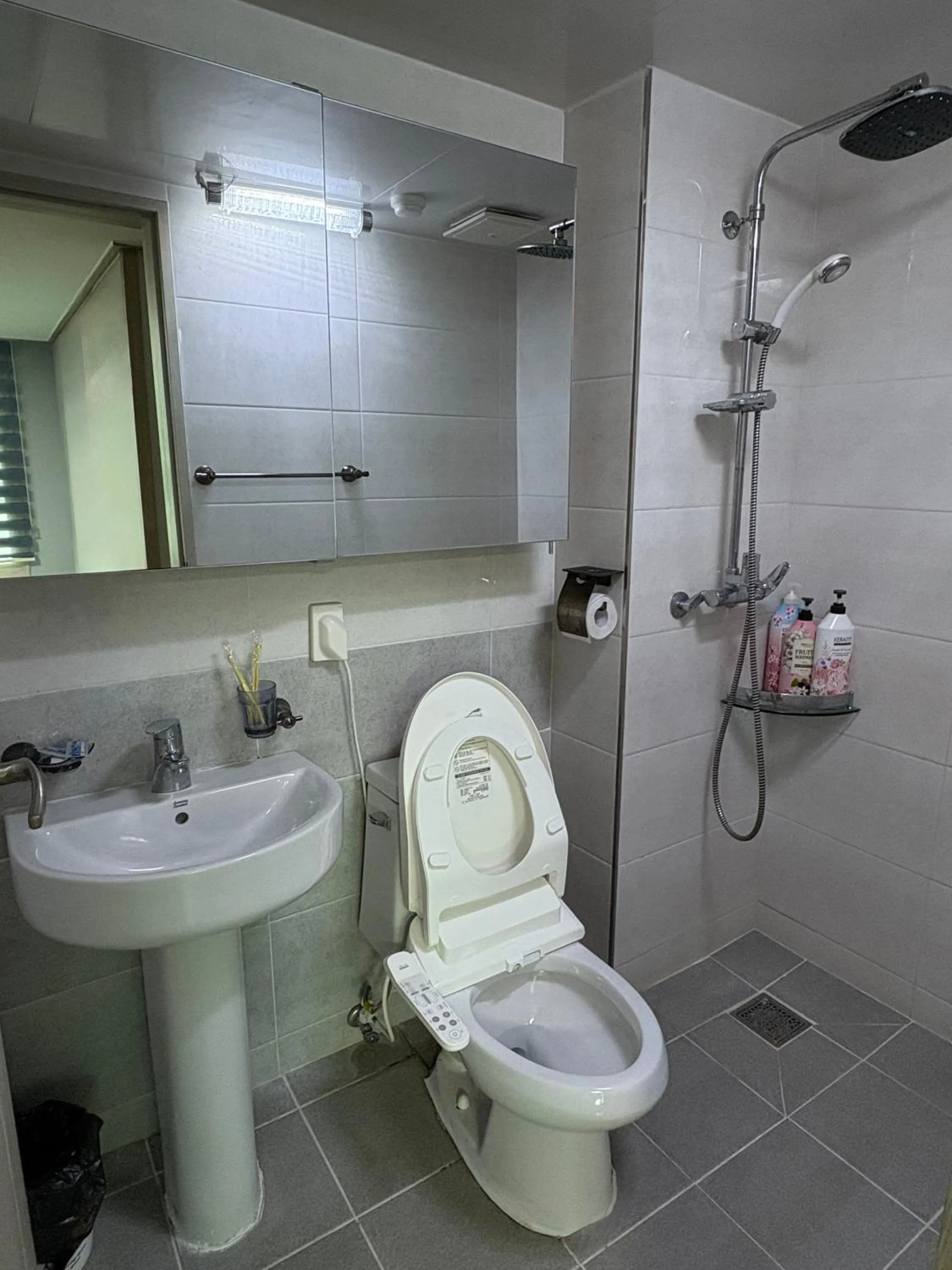 Shower in Marina Residence Hotel