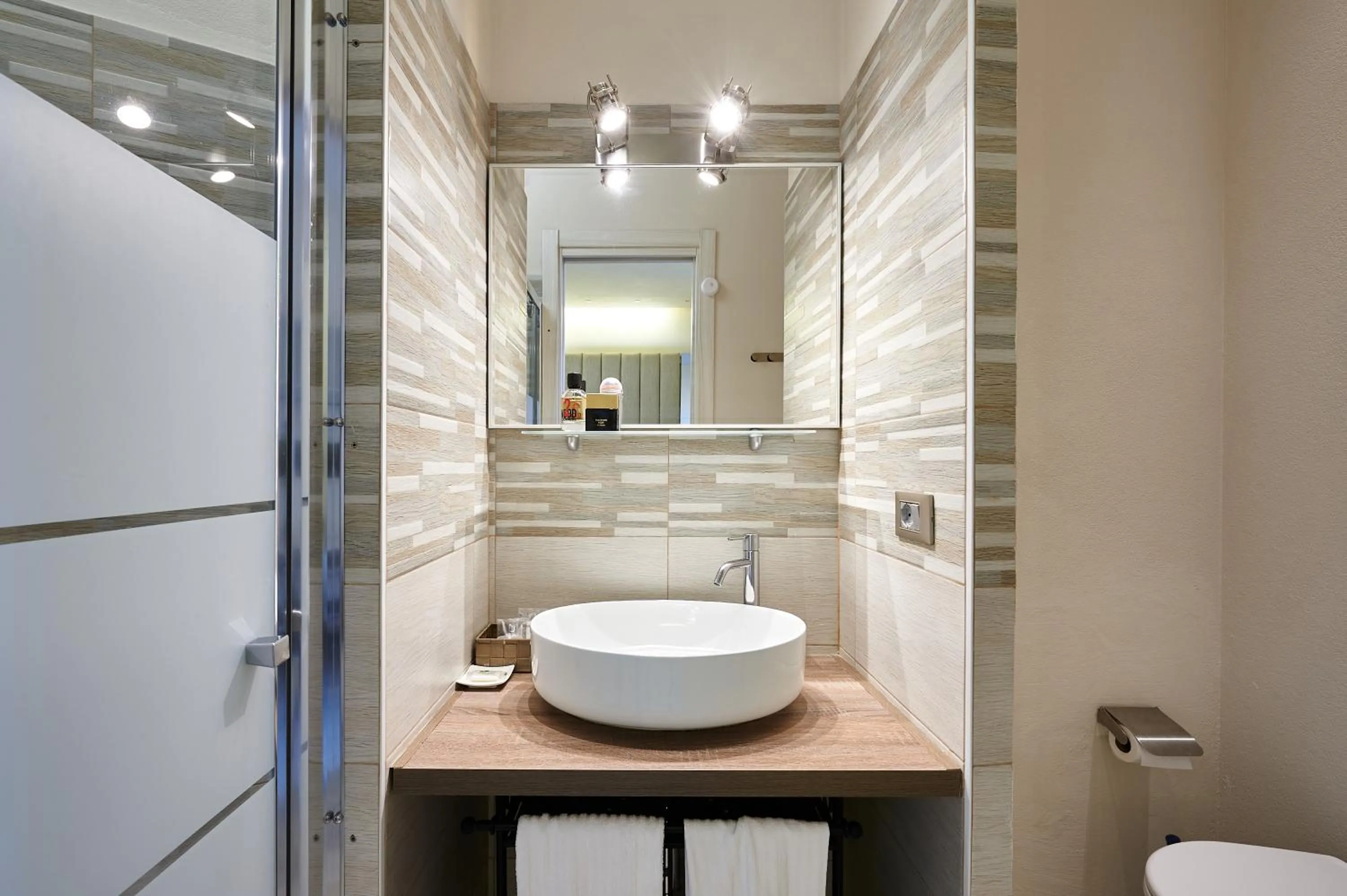 Toilet in Room 230 Roma Luxury Suites