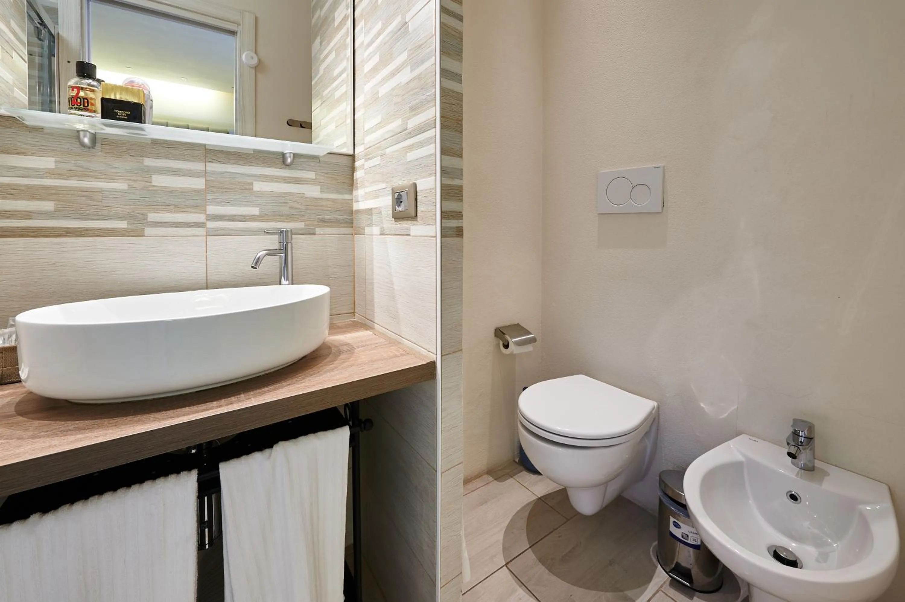 Toilet in Room 230 Roma Luxury Suites