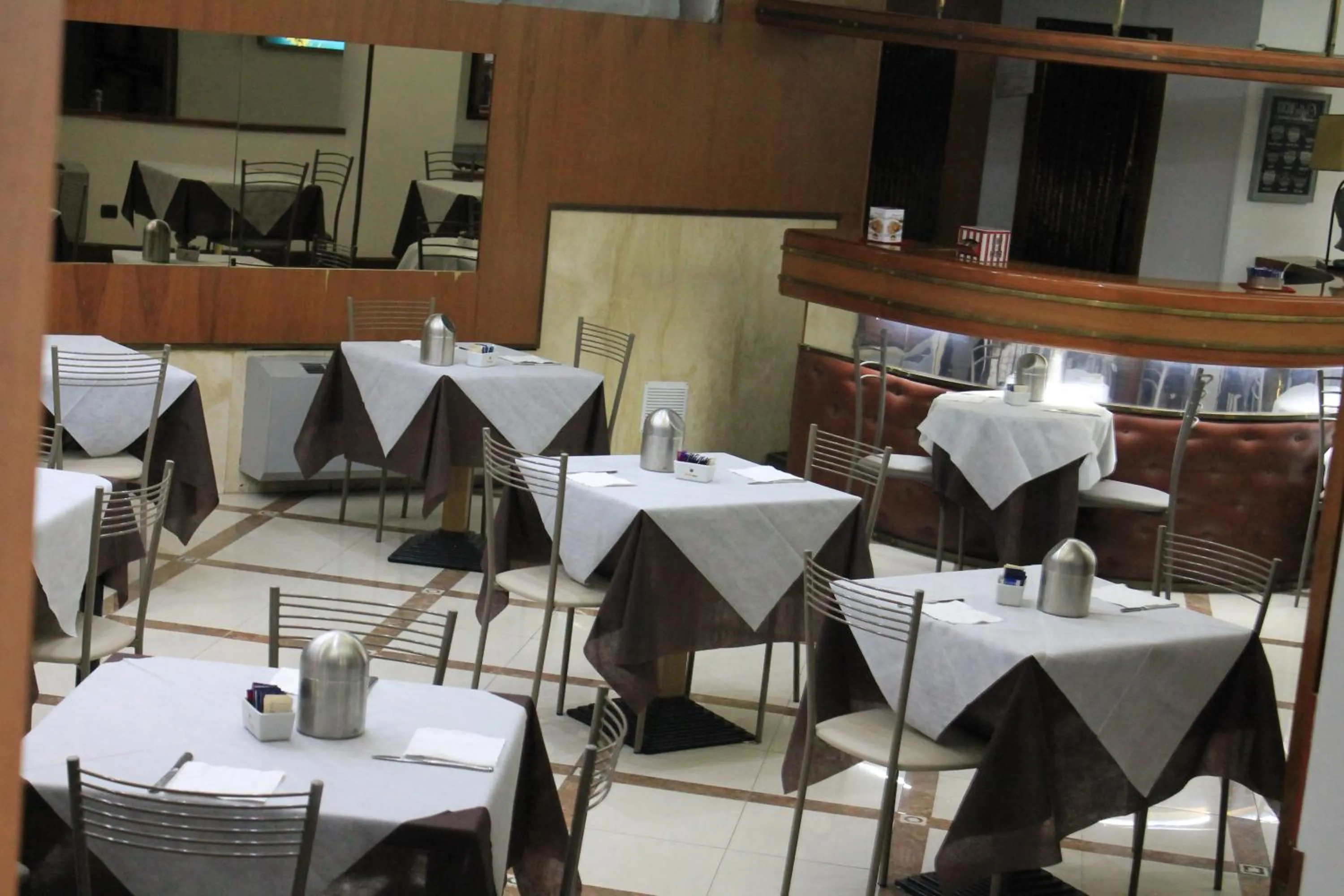 Breakfast in Augustus