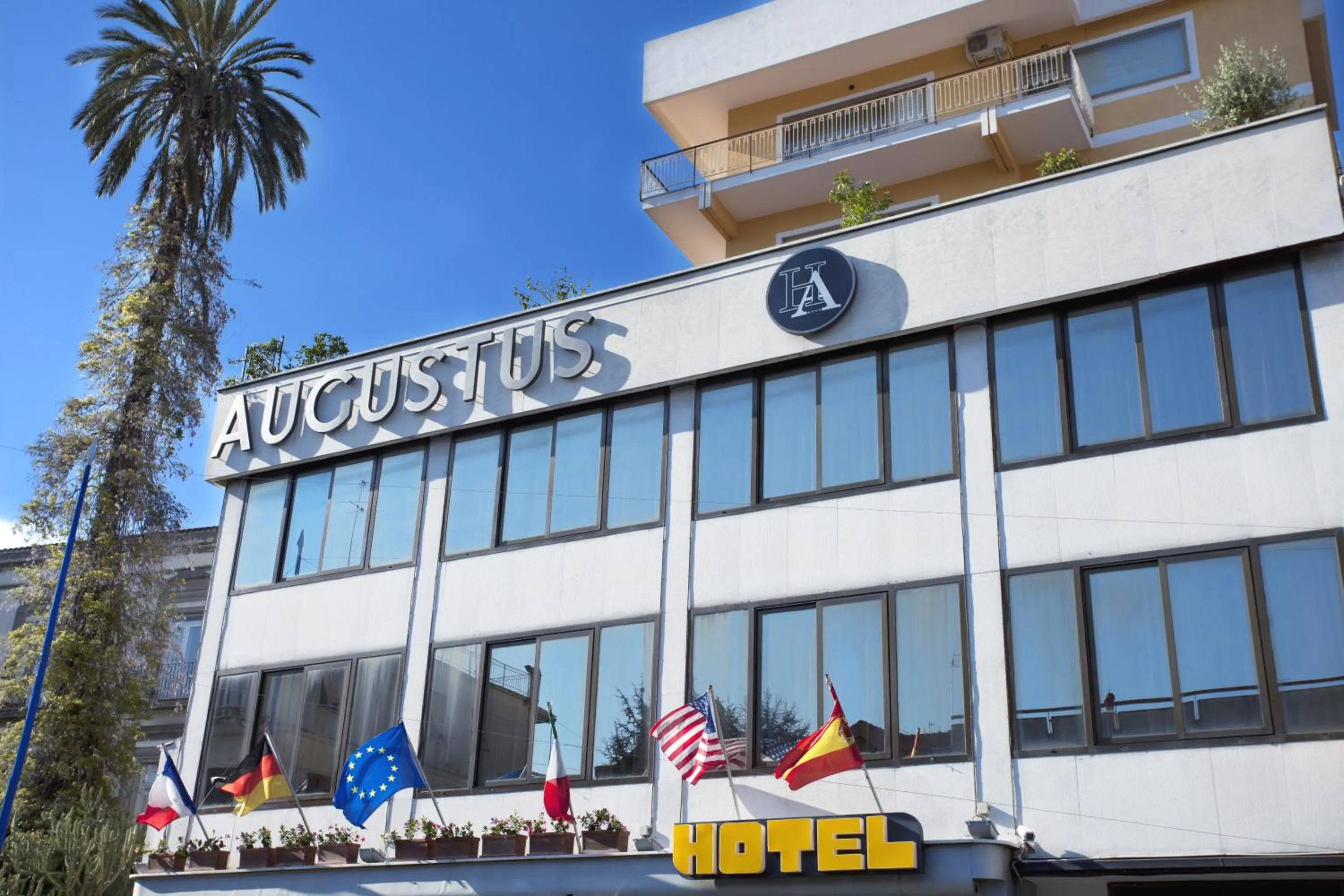 Facade/entrance in Augustus