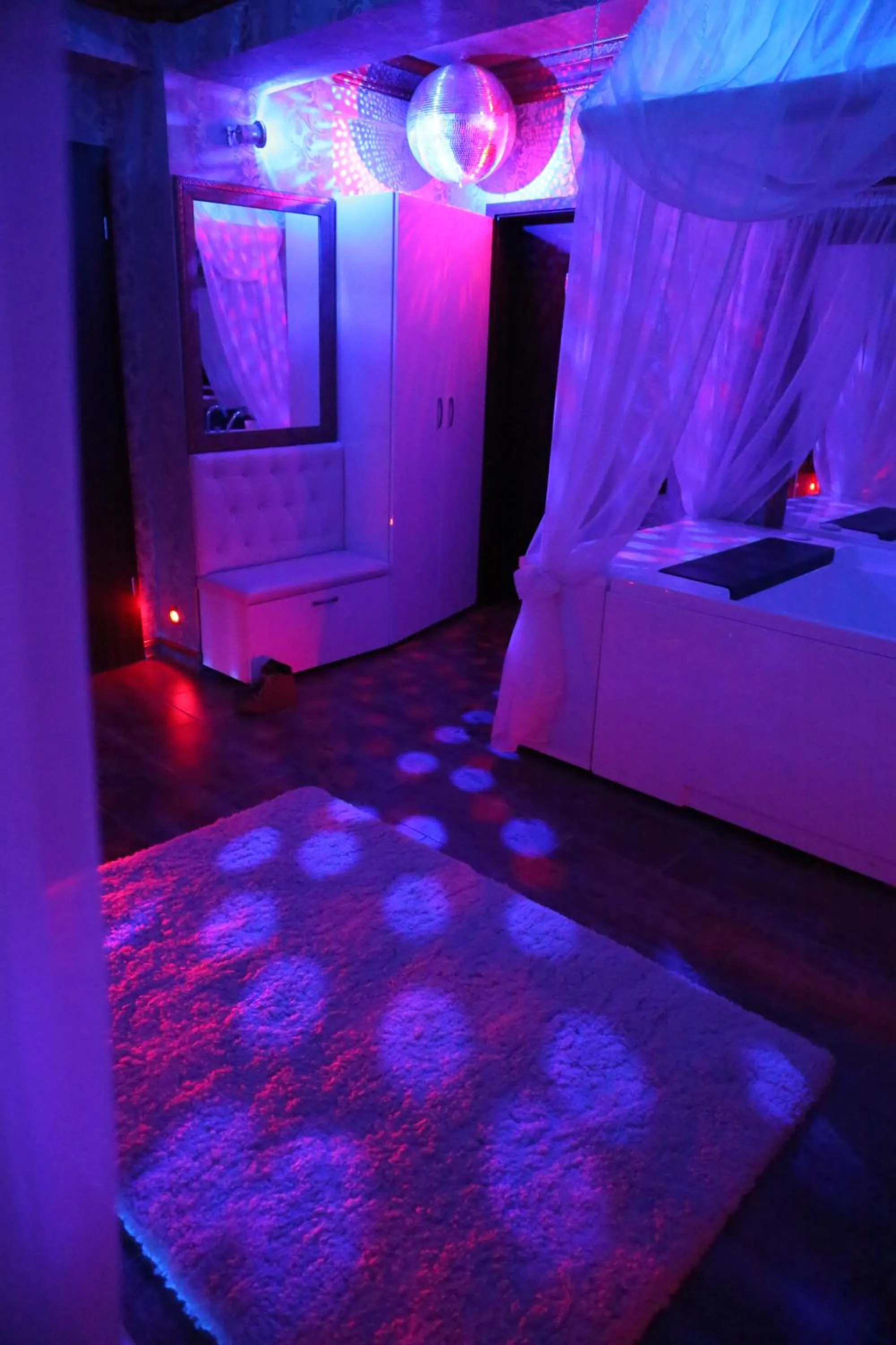 Photo of the whole room, Bed in Hotel Boutique Mikaela (Adult Only)