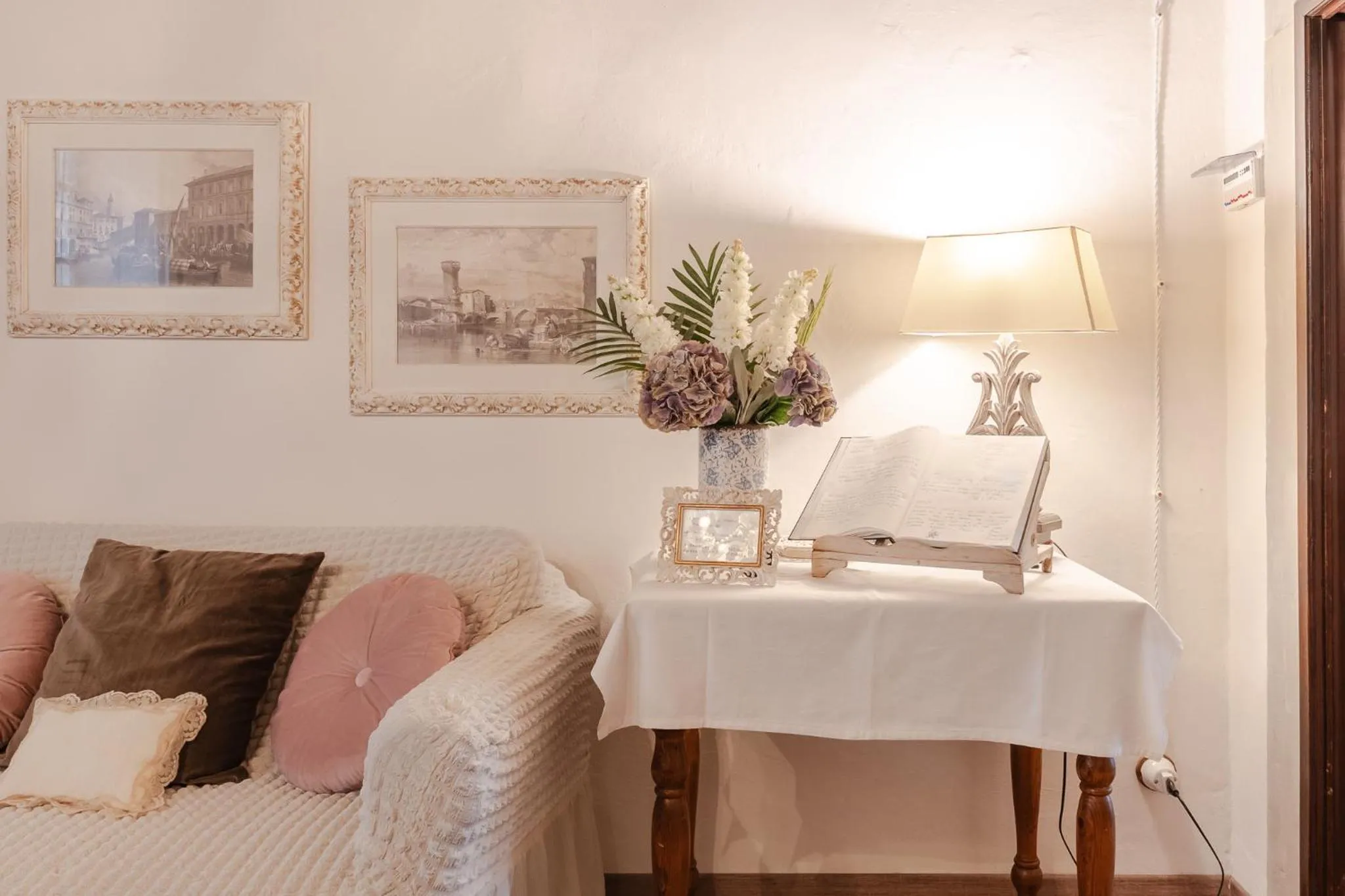 Deluxe Apartment in LA FINESTRA SUL BORGO Dimora Storica