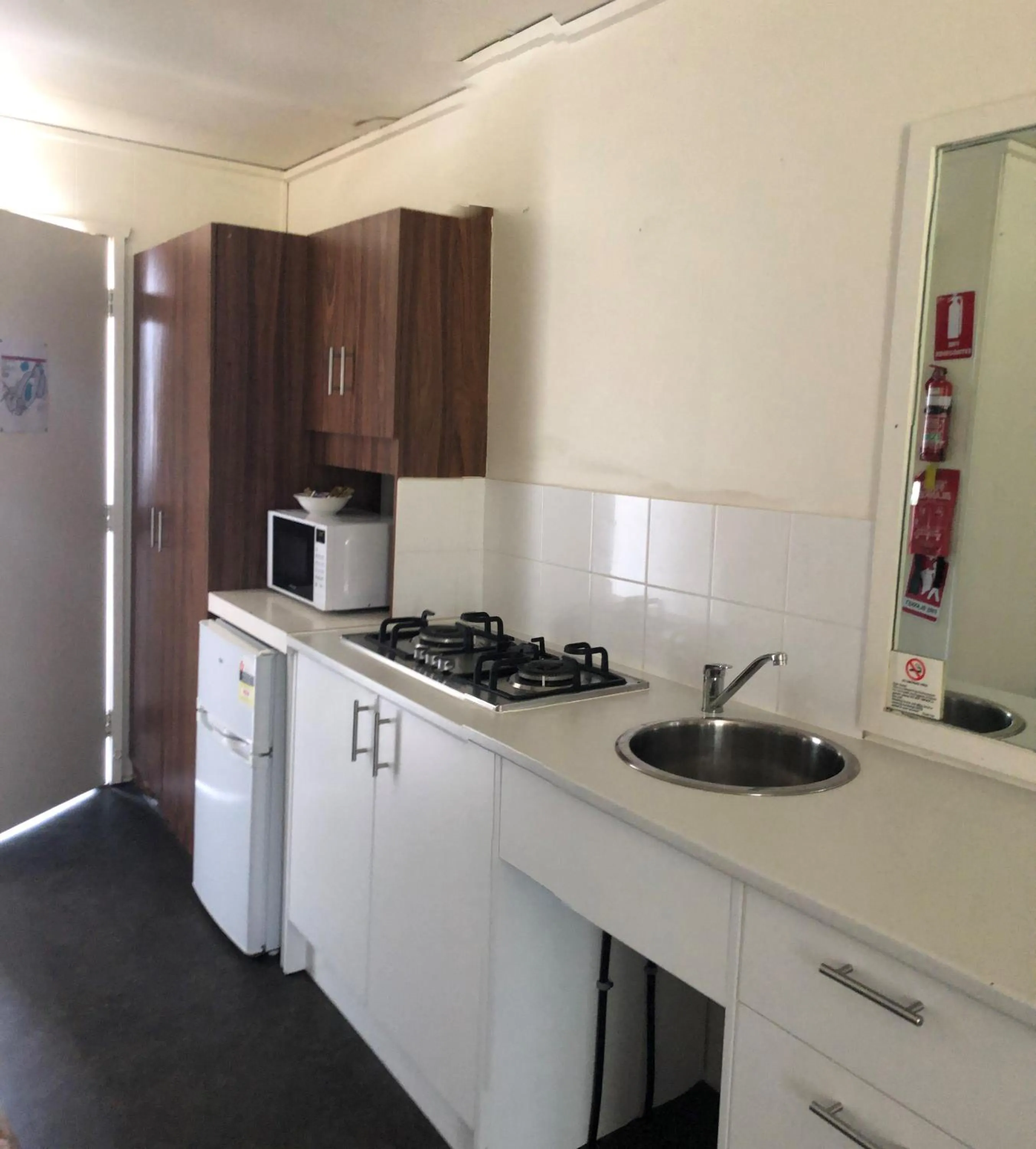 Kitchen or kitchenette in Australian Motor Home Tourist Park Twelve Mile Creek