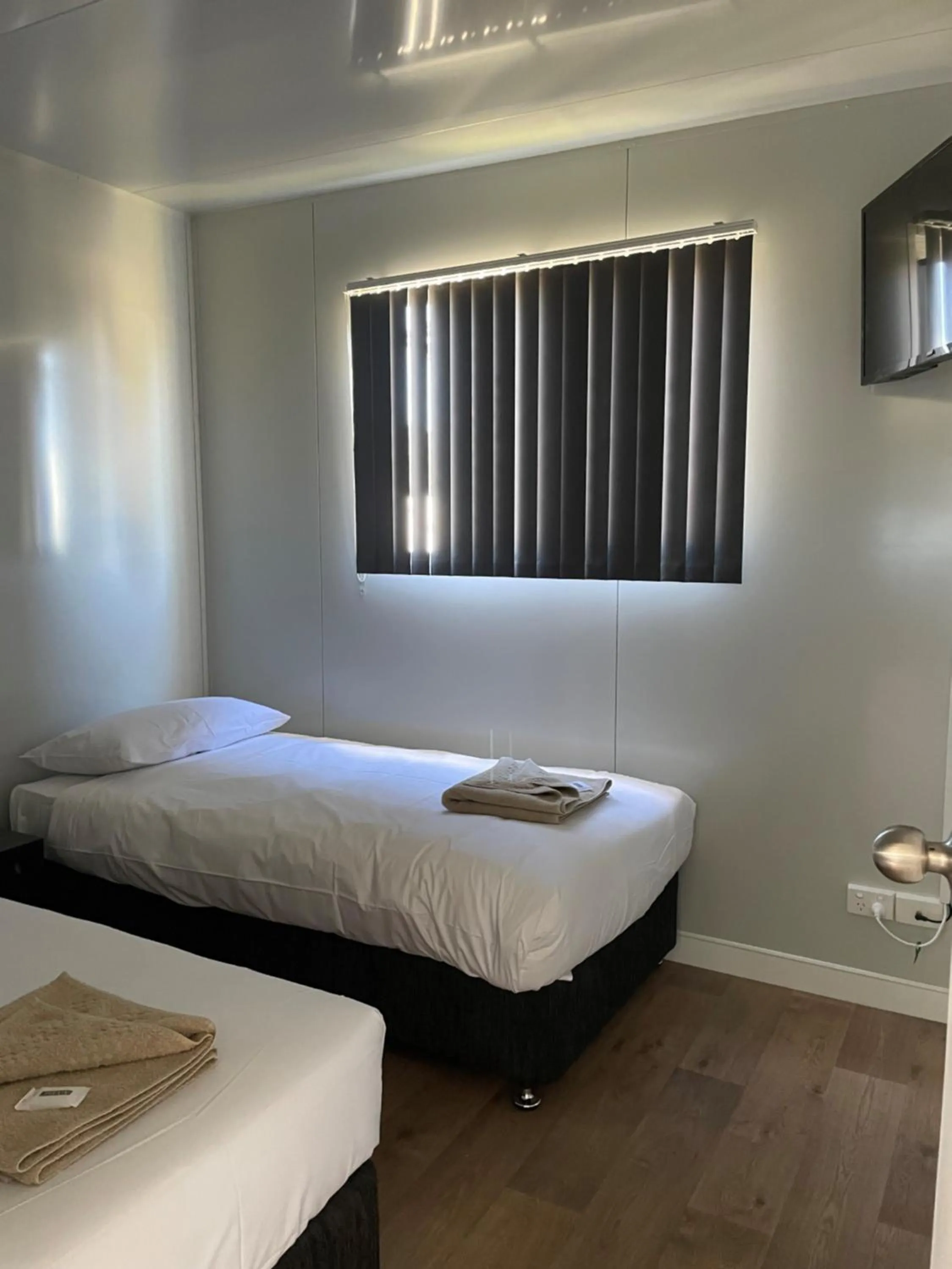 Bedroom, Bed in Australian Motor Home Tourist Park Twelve Mile Creek