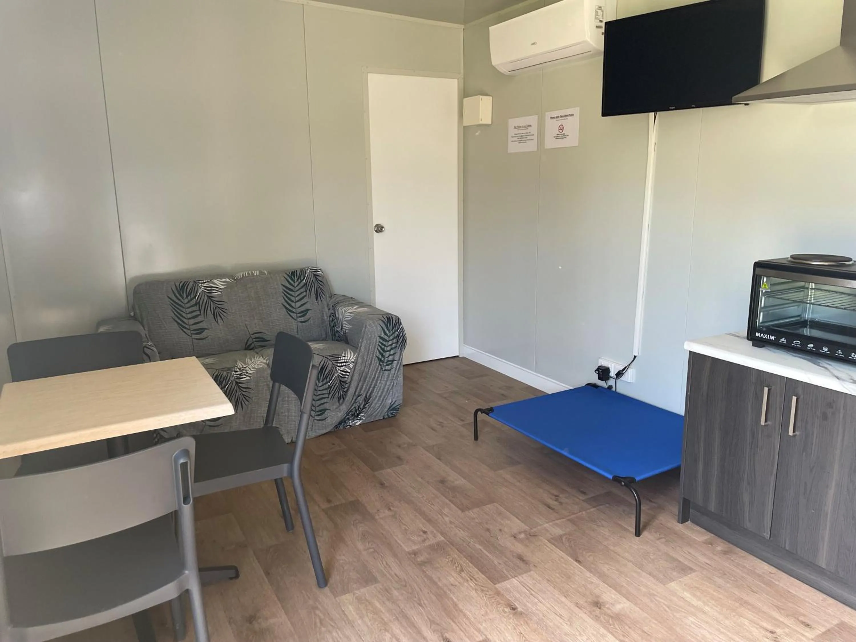 Living room in Australian Motor Home Tourist Park Twelve Mile Creek