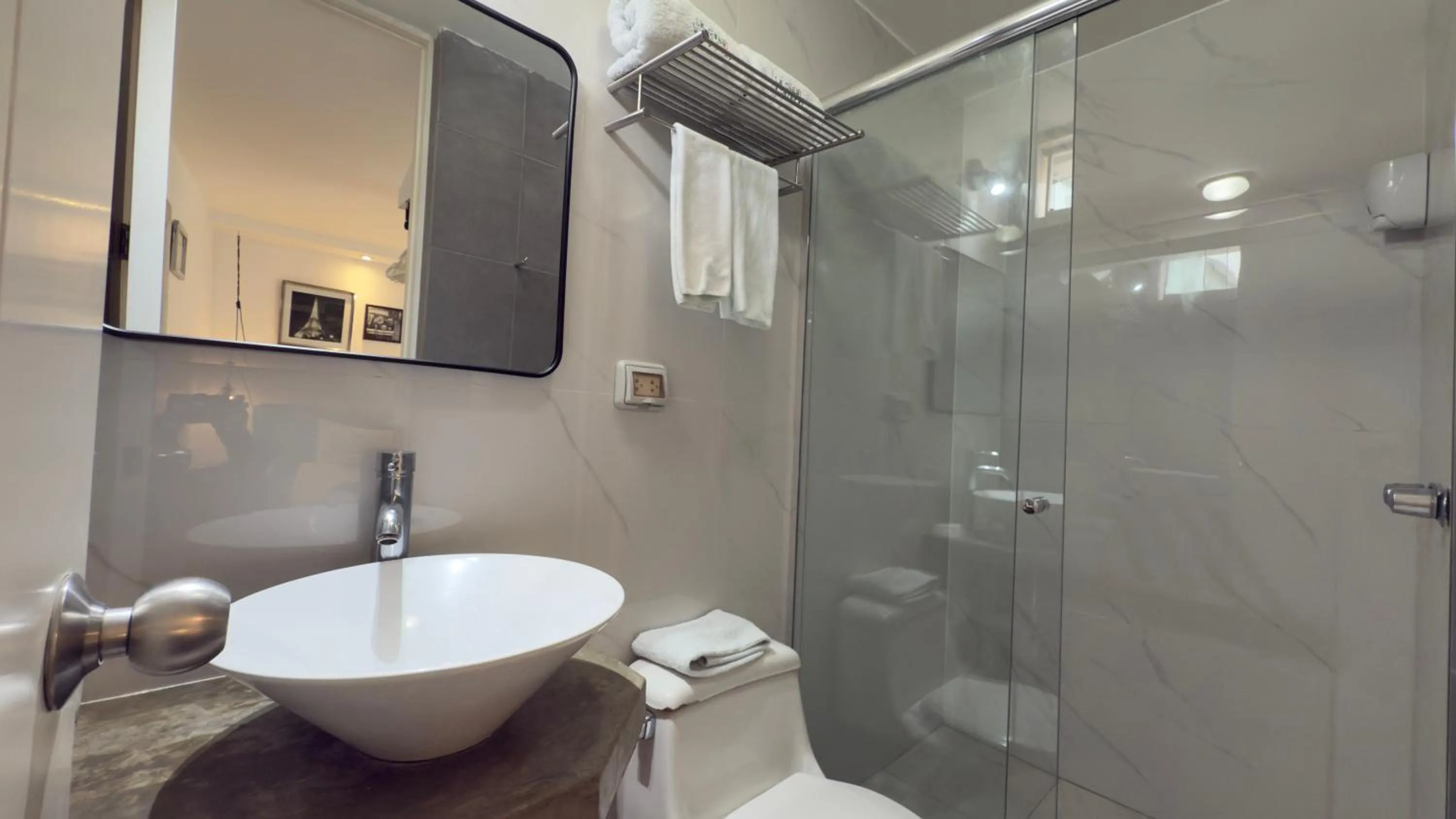 Bathroom in La Casa del Viajero