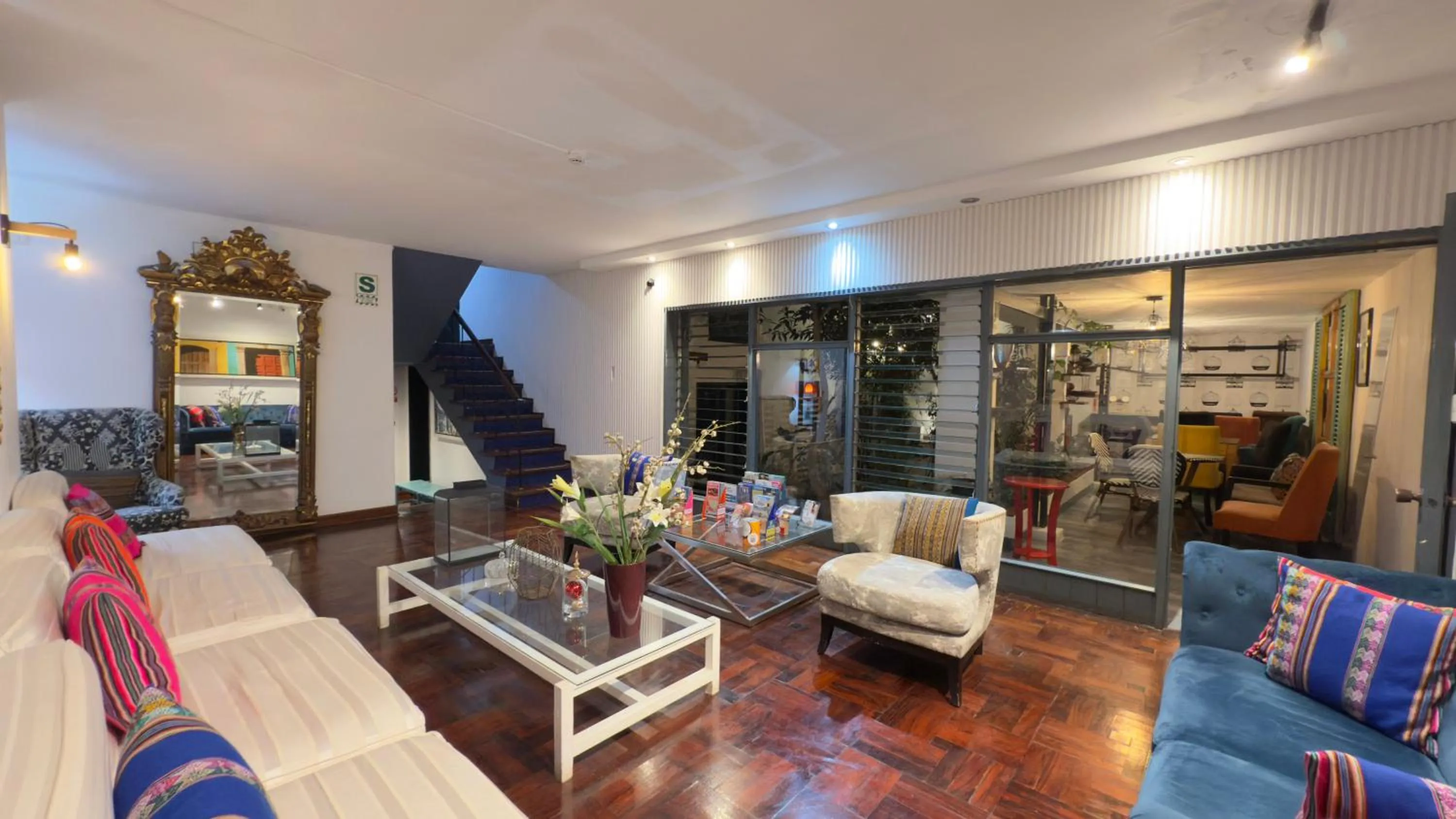 Living room in La Casa del Viajero