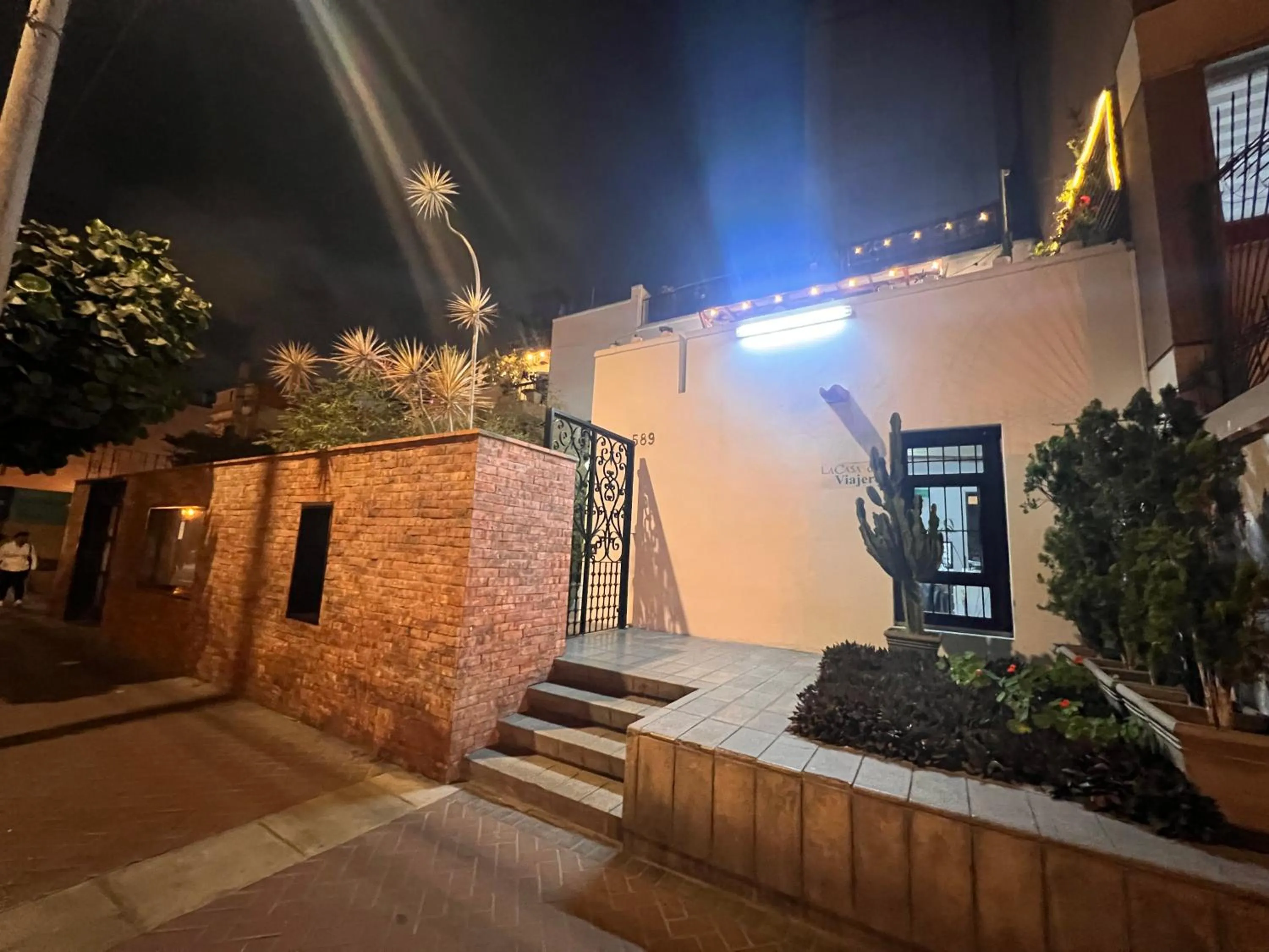 Property building in La Casa del Viajero