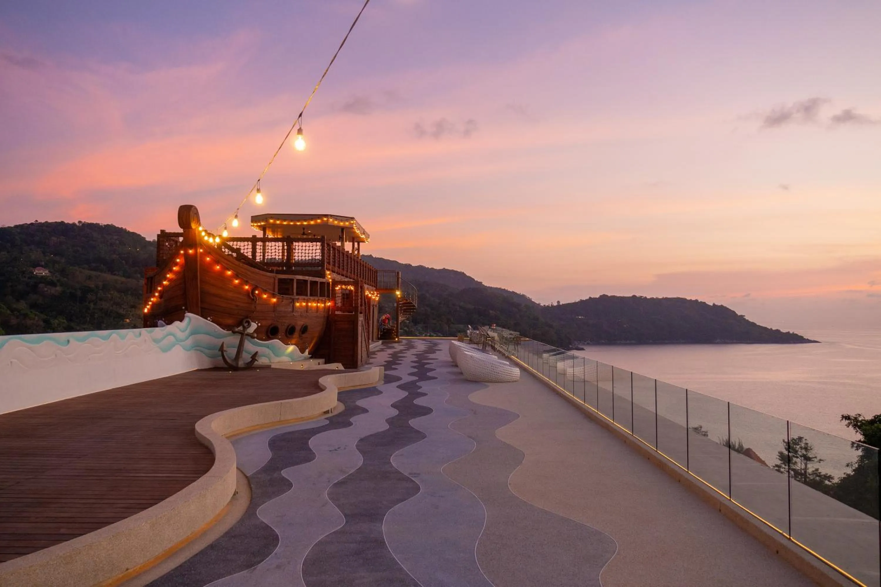 Restaurant/places to eat, Sunrise/Sunset in The Sea Galleri by Katathani