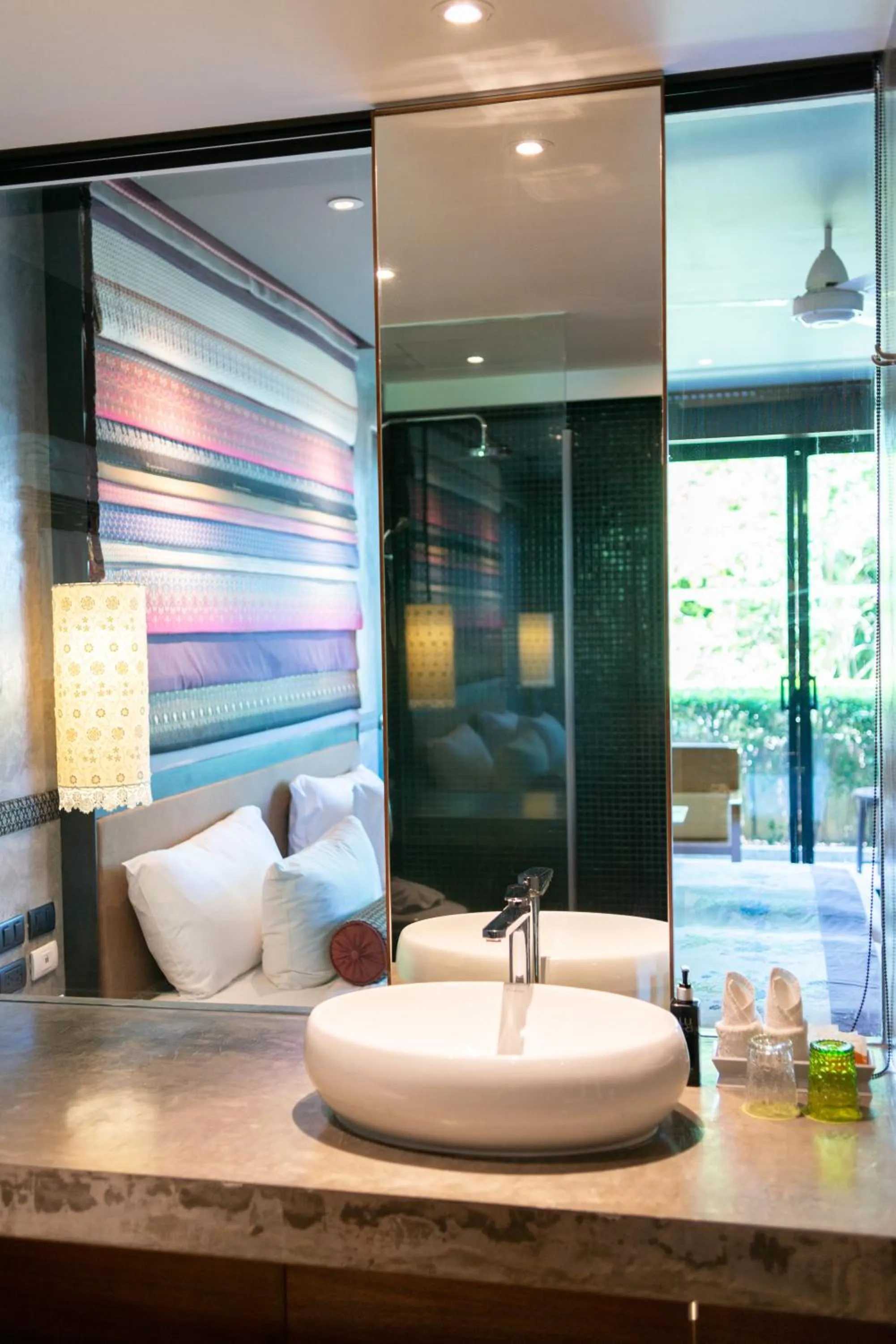 Bedroom, Bathroom in The Sea Galleri by Katathani