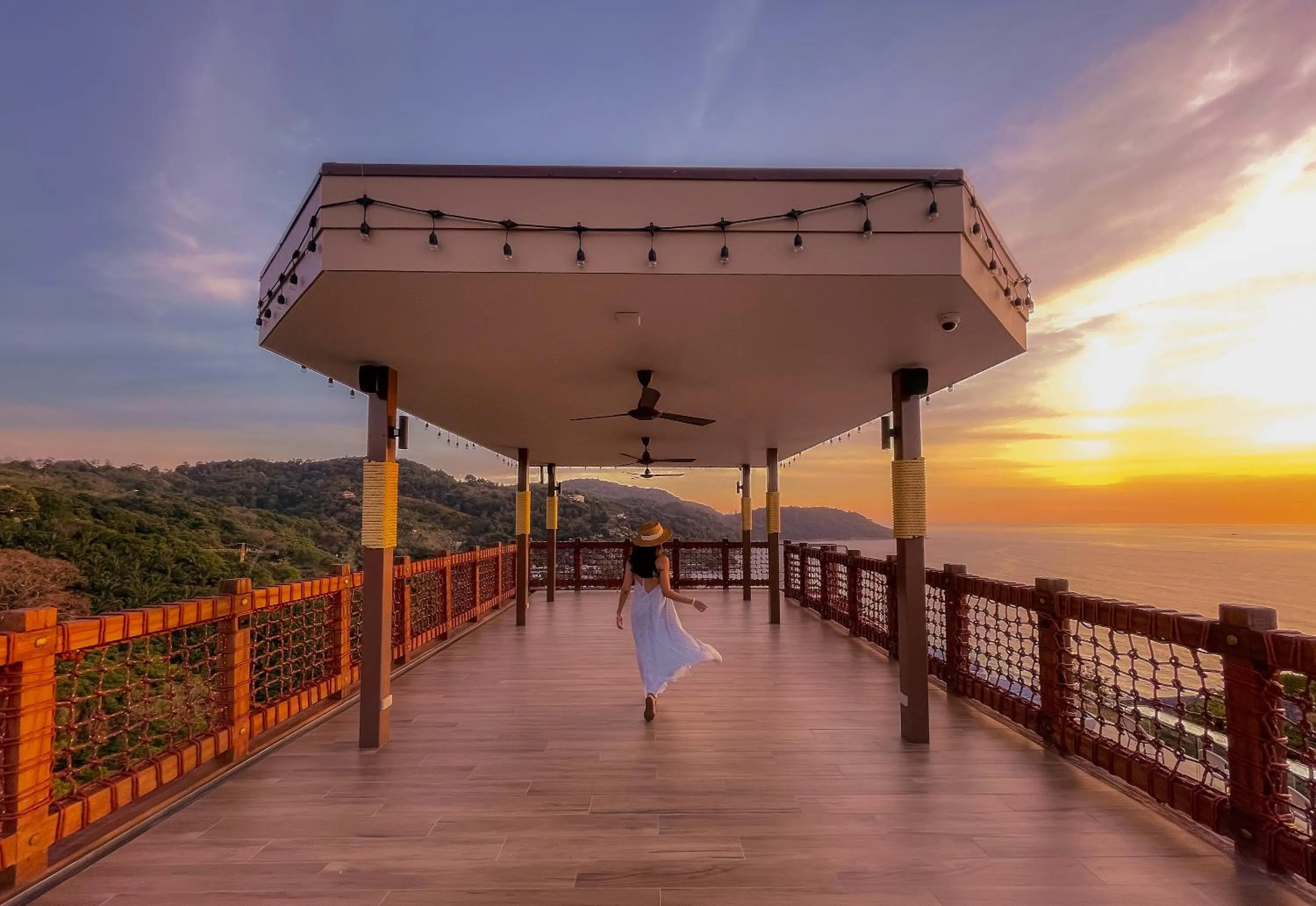 Restaurant/places to eat in The Sea Galleri by Katathani