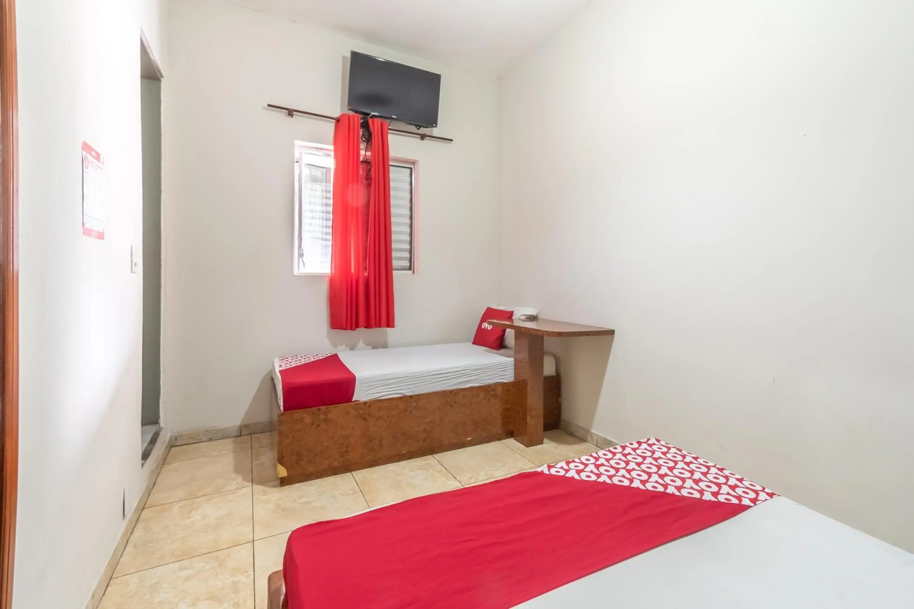 Triple Room (1 Double bed + 1 Single bed) in OYO Hotel Dom Pedro, São Paulo Triple Room (1 Double bed + 1 Single bed) in OYO Hotel Dom Pedro, São Paulo