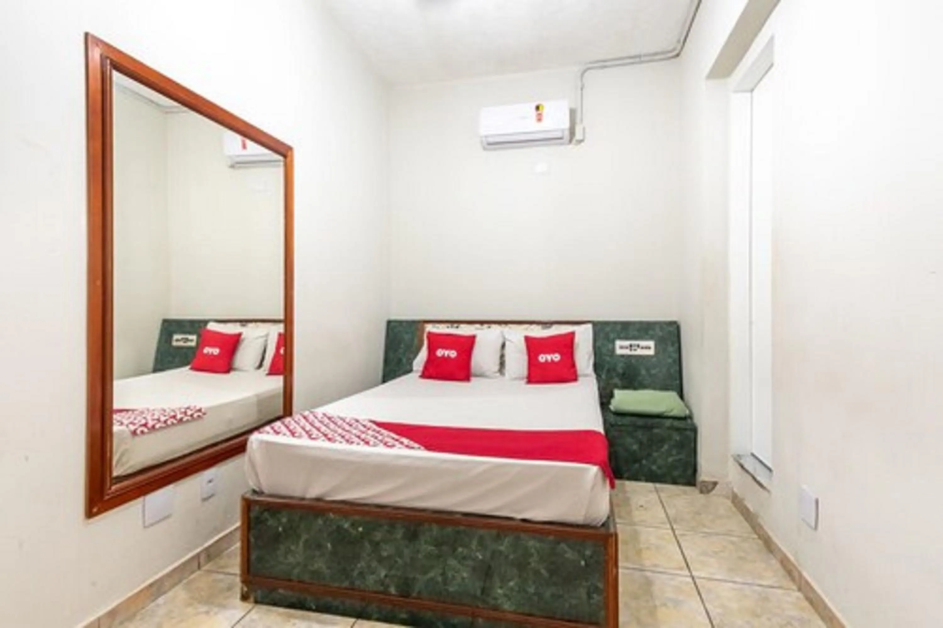 Bedroom, Bed in OYO Hotel Dom Pedro, São Paulo